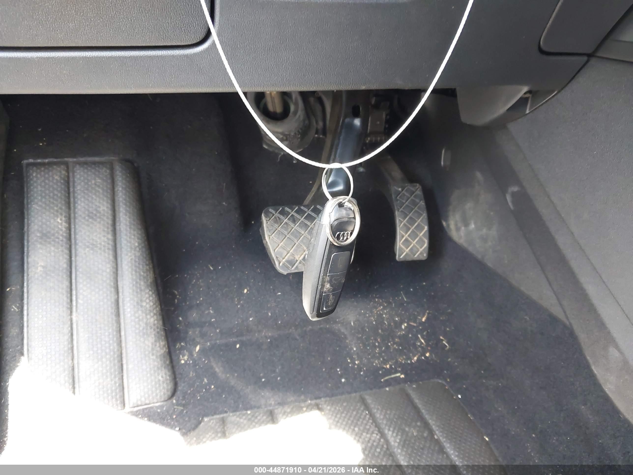 AUDI Q4 image 11