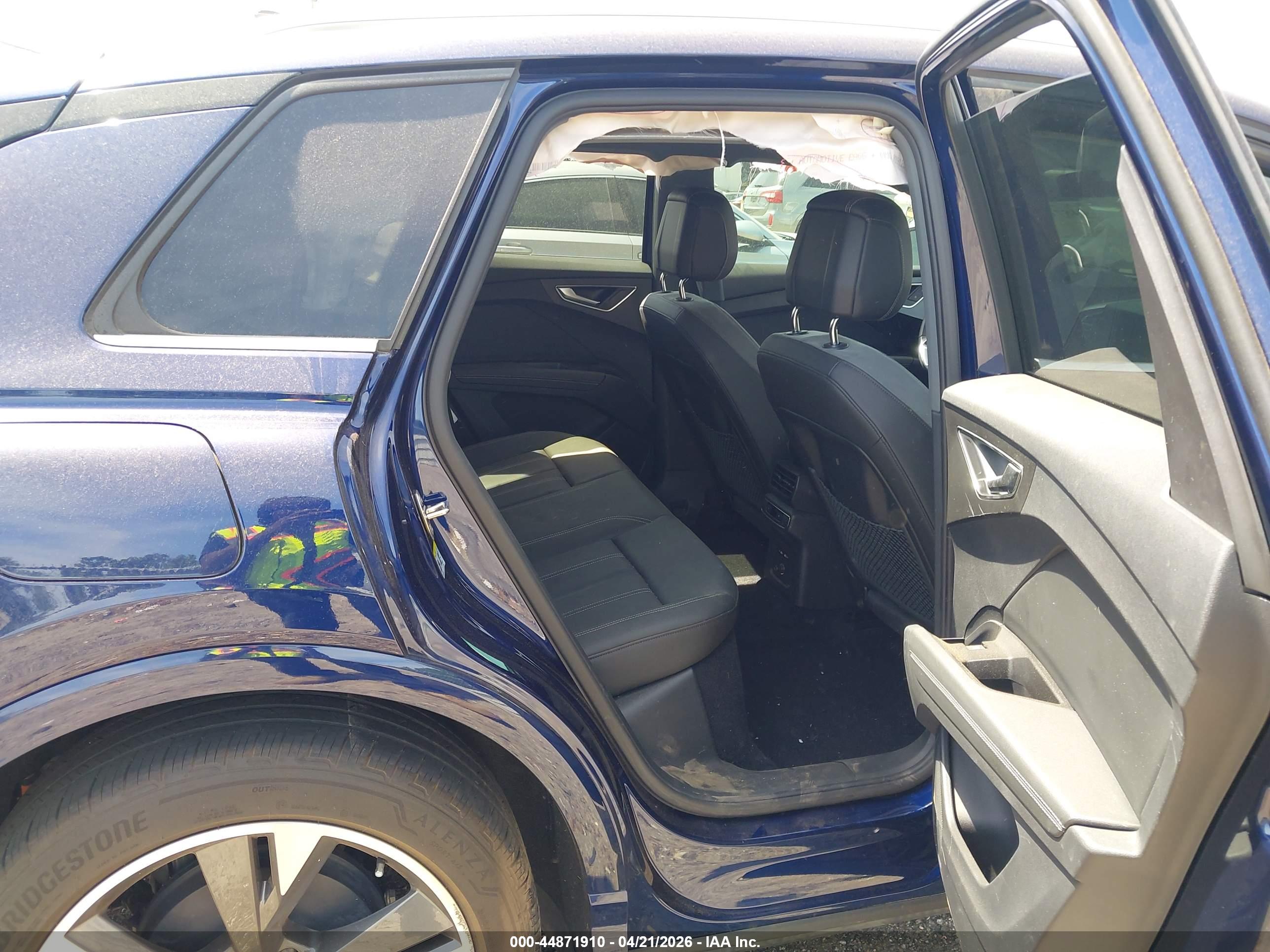 AUDI Q4 image 8