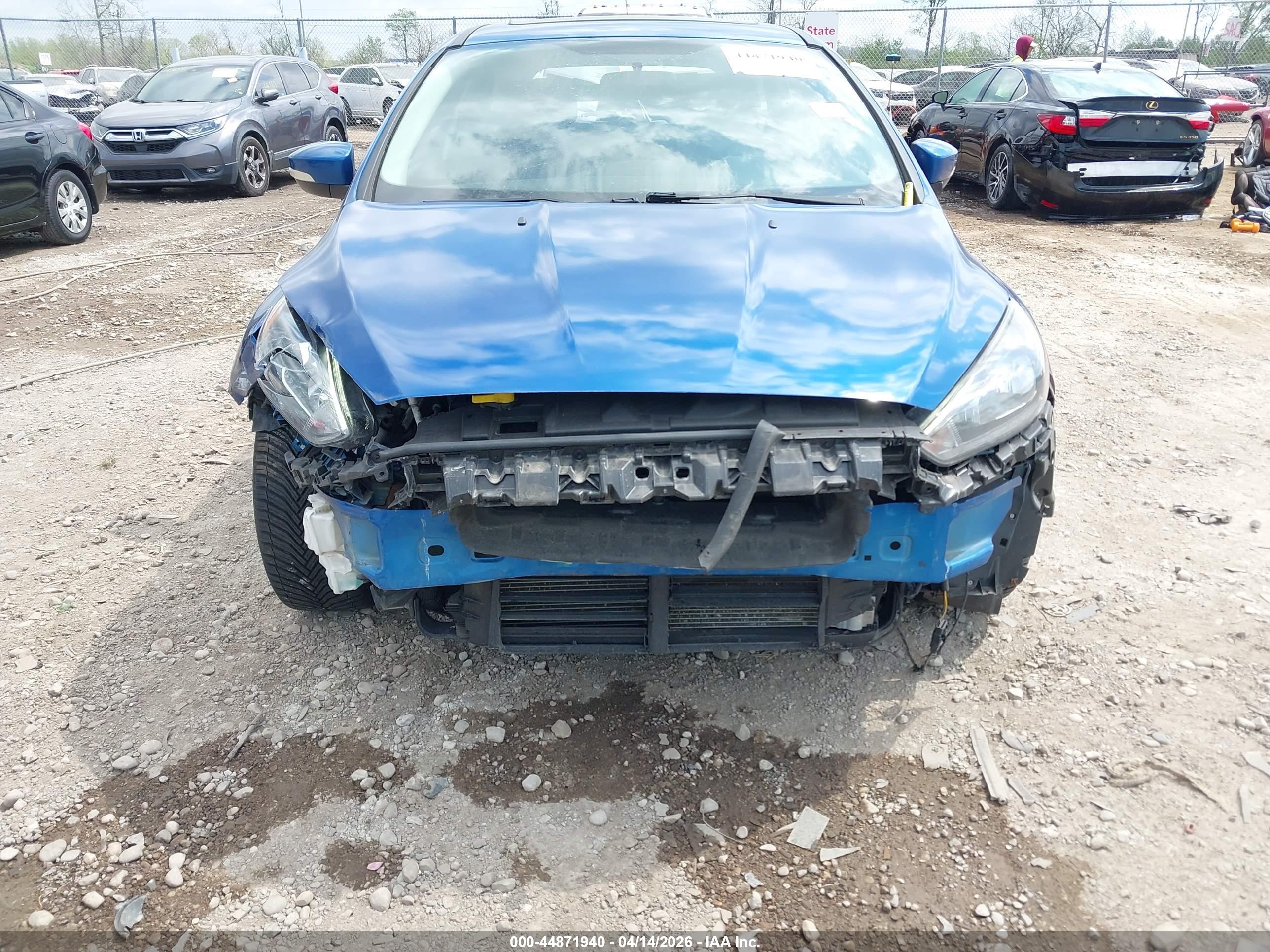 FORD FOCUS image 6