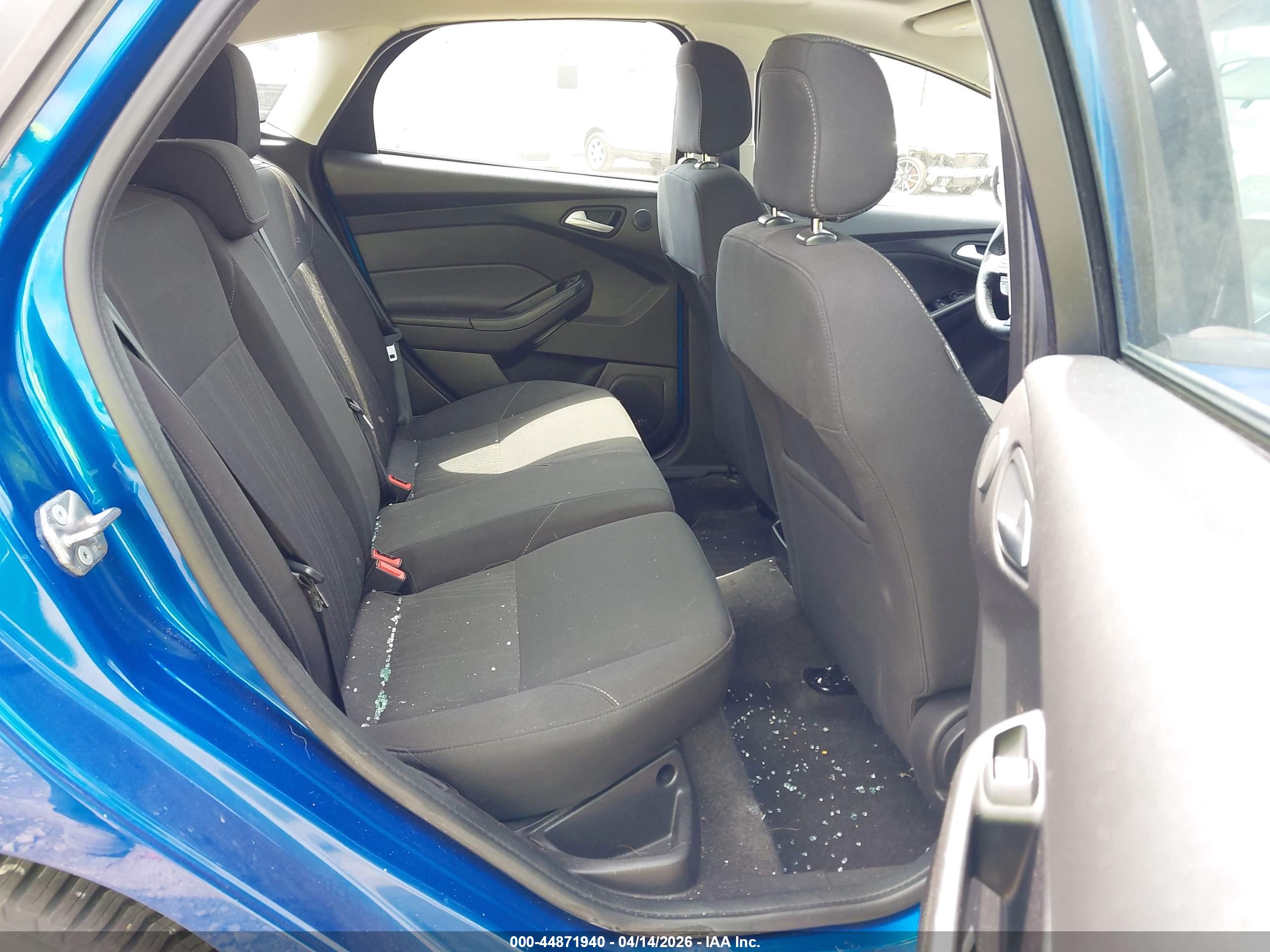 FORD FOCUS image 8