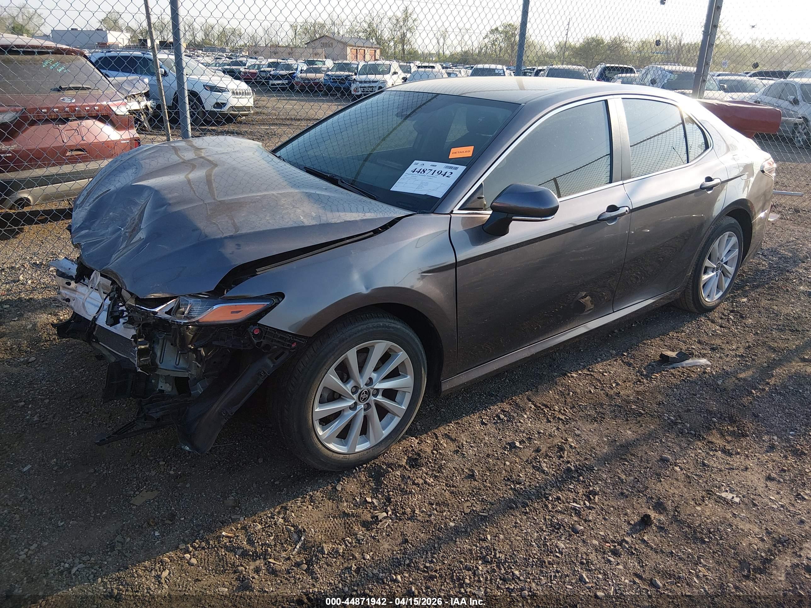 TOYOTA CAMRY image 2