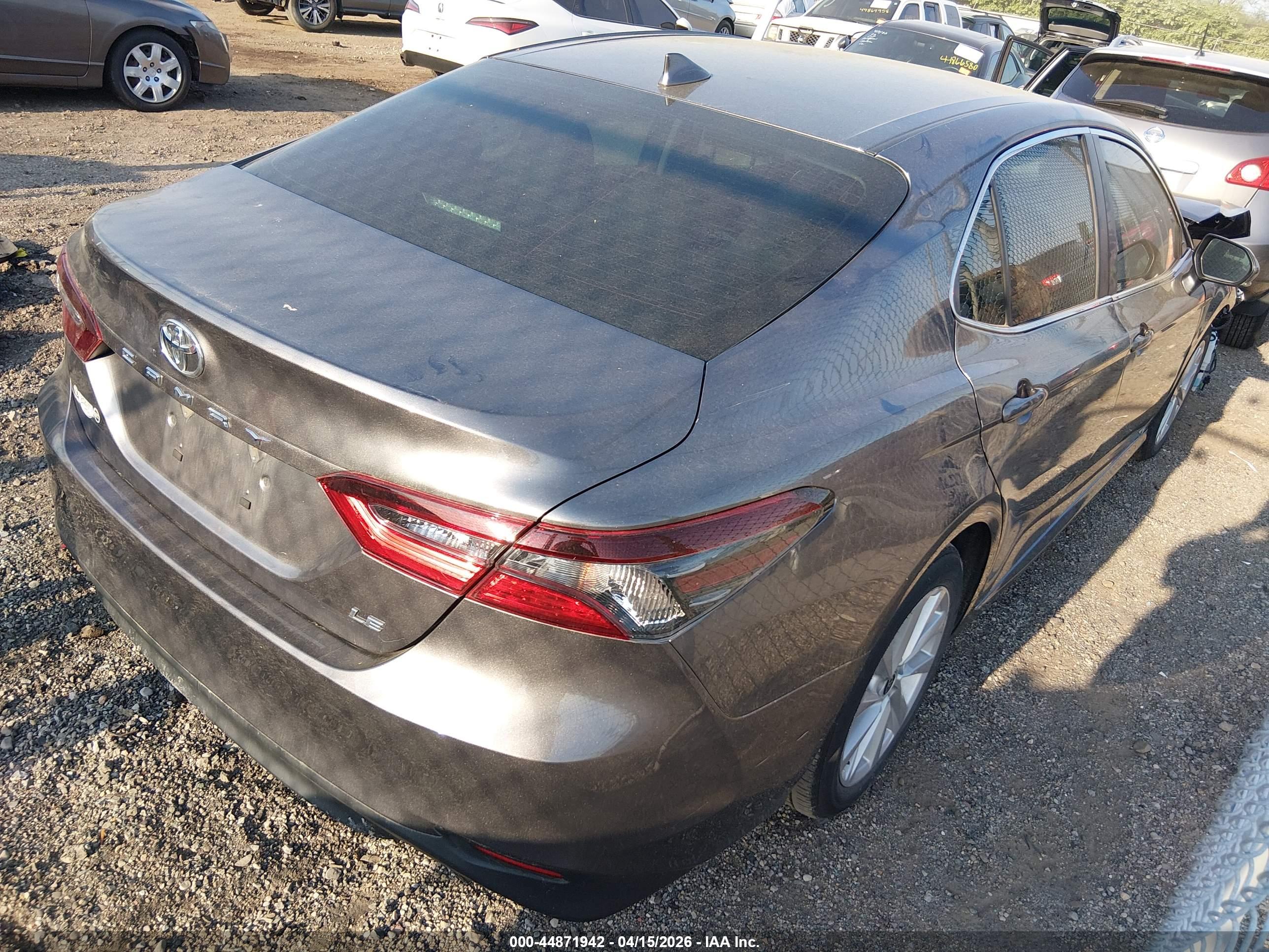 TOYOTA CAMRY image 4