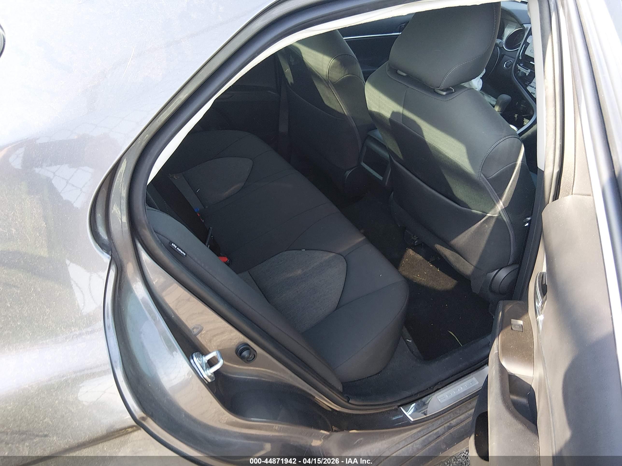 TOYOTA CAMRY image 8