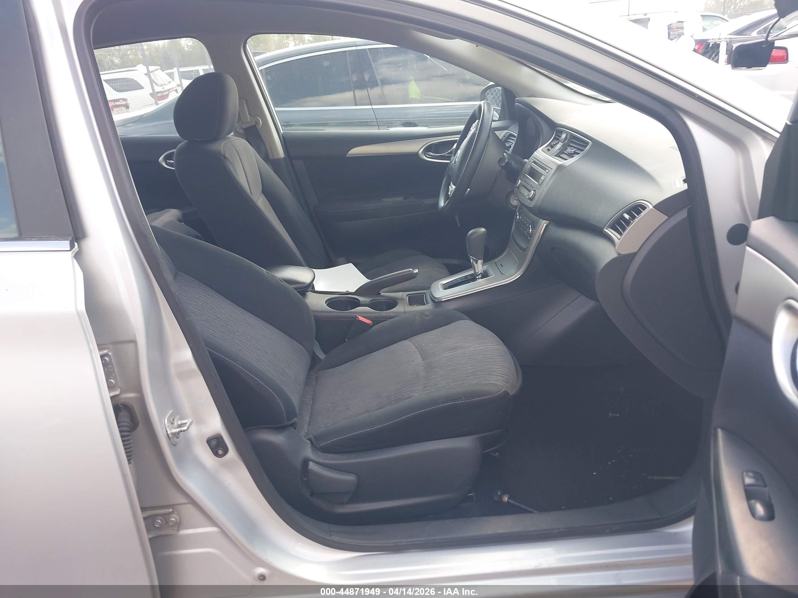 NISSAN SENTRA image 5