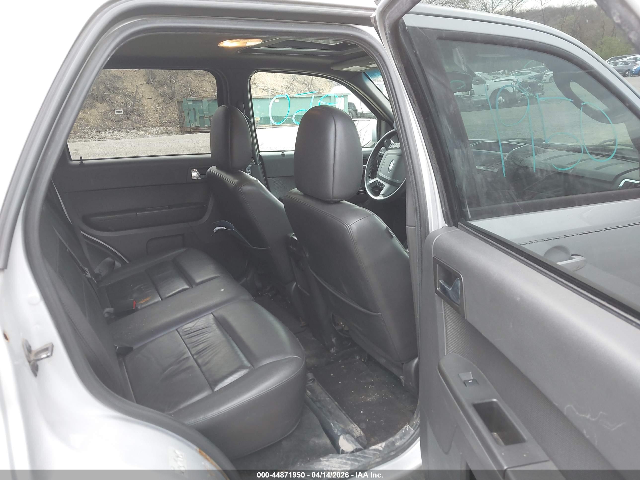 FORD ESCAPE image 8