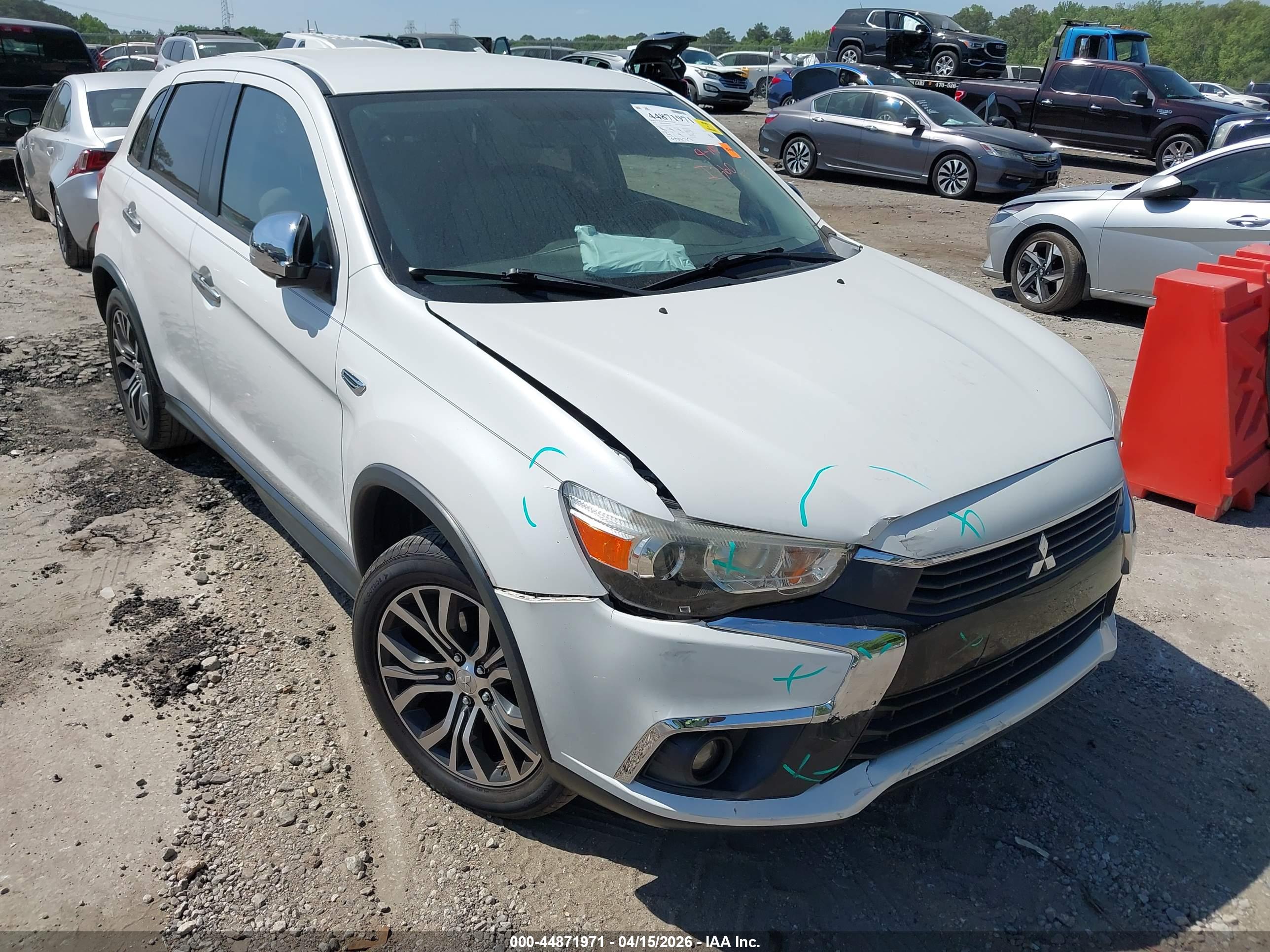MITSUBISHI OUTLANDER image 6