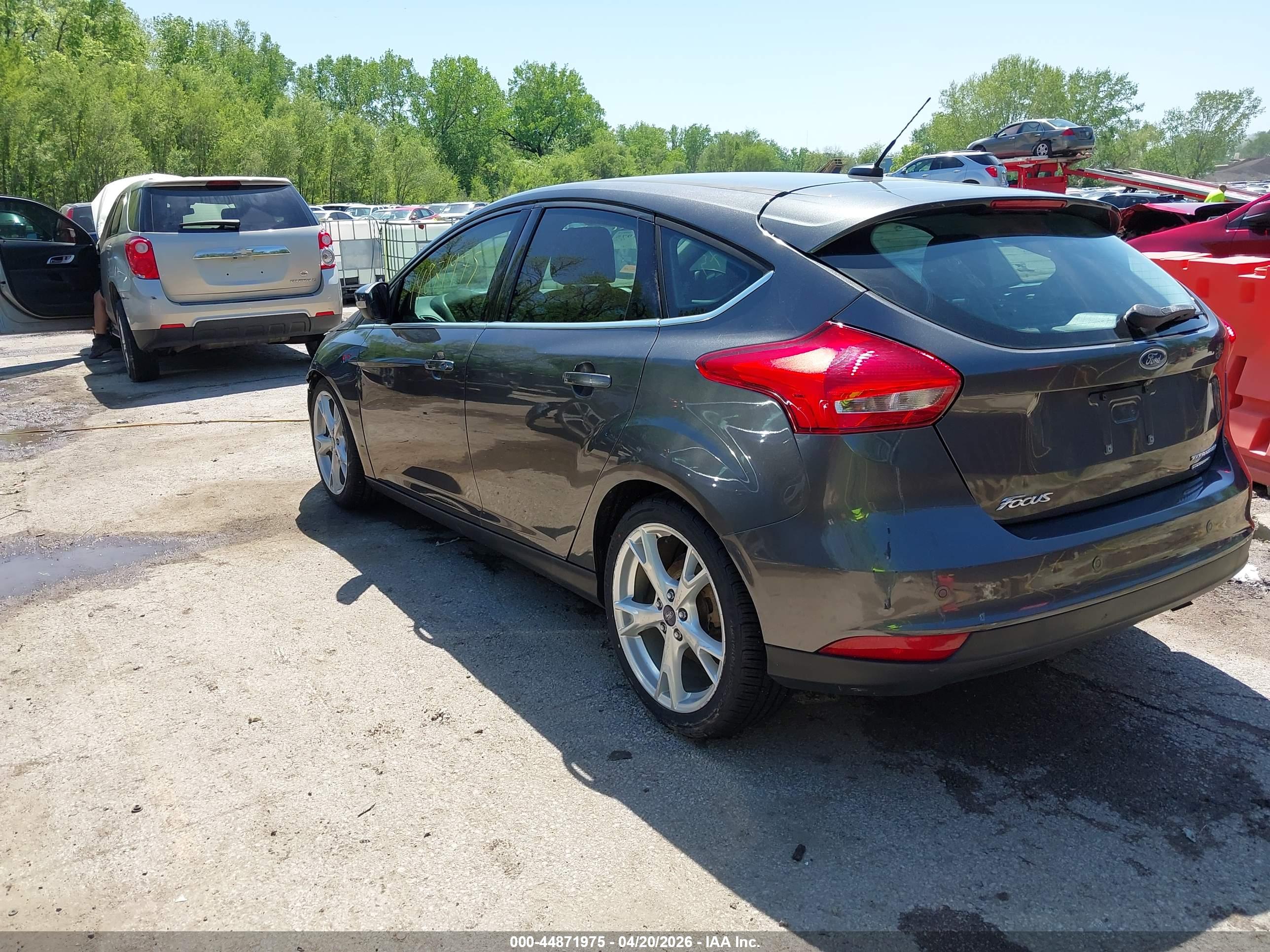FORD FOCUS image 3