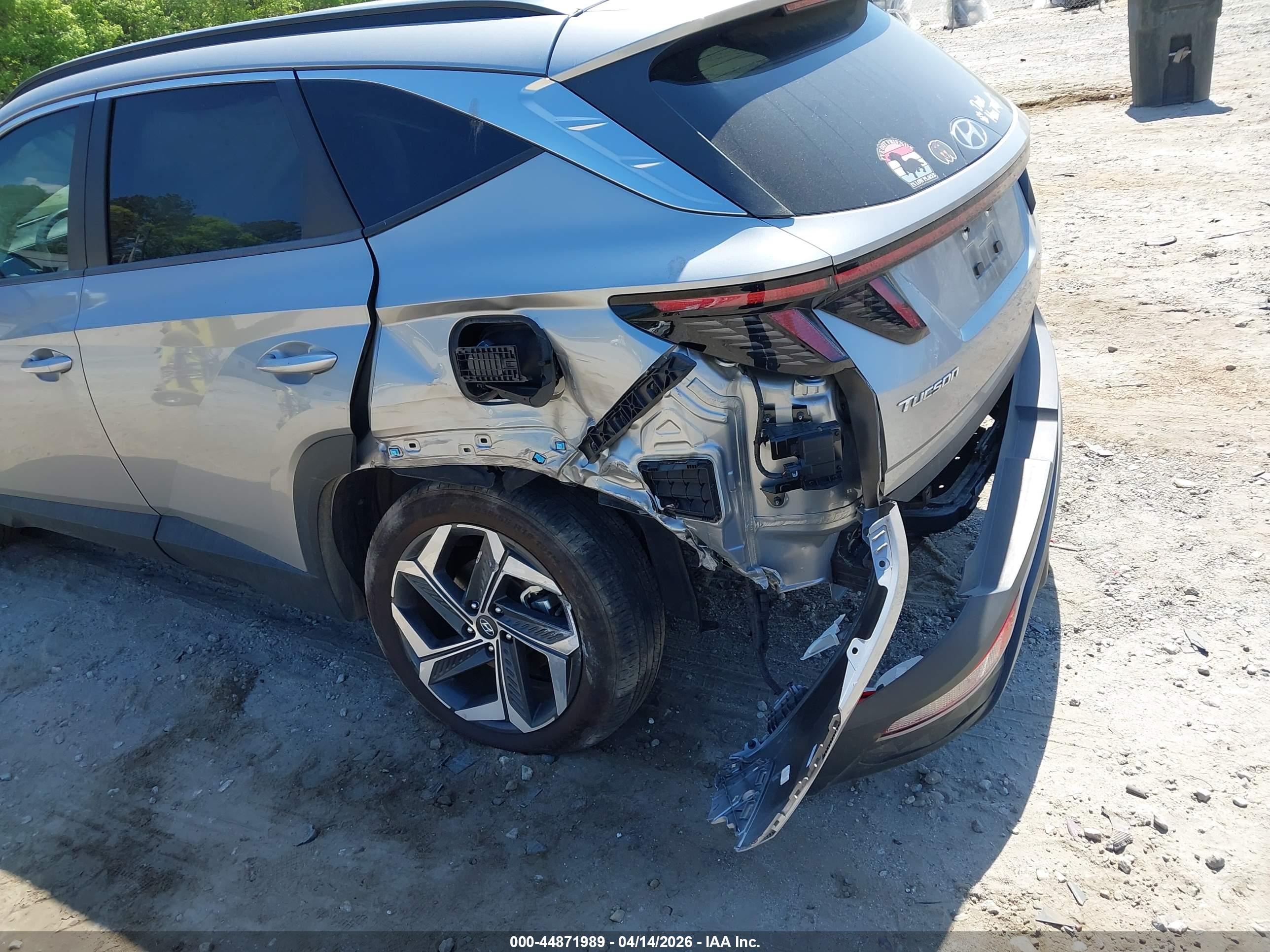 HYUNDAI TUCSON image 6