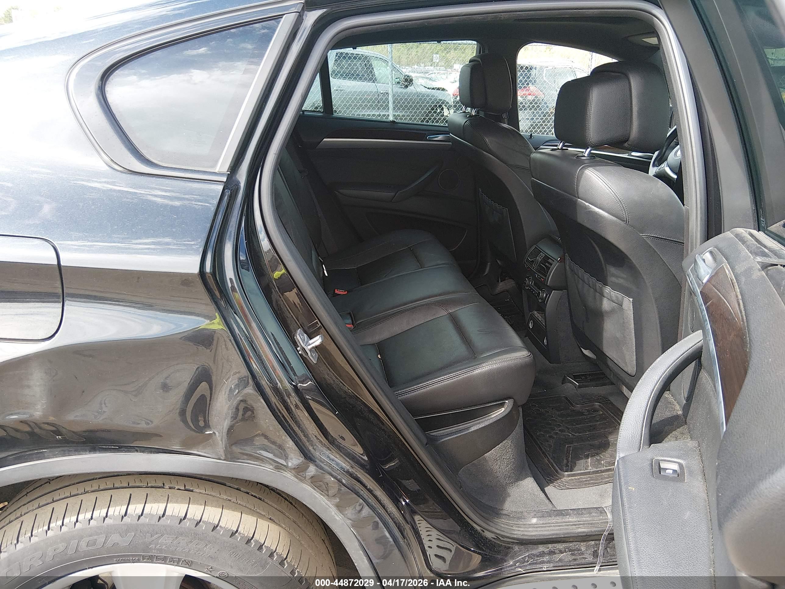 BMW X6 image 8