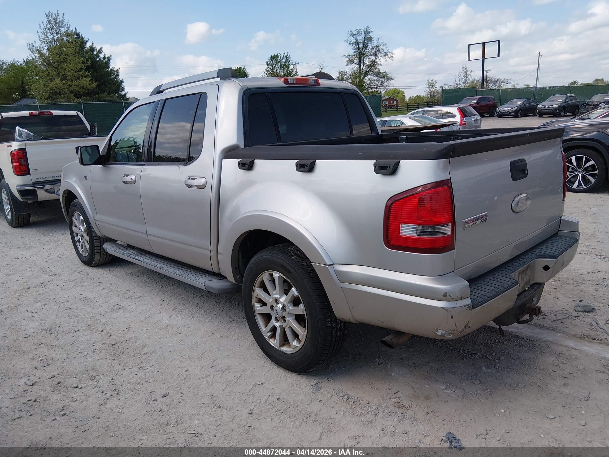 FORD EXPLORER image 3