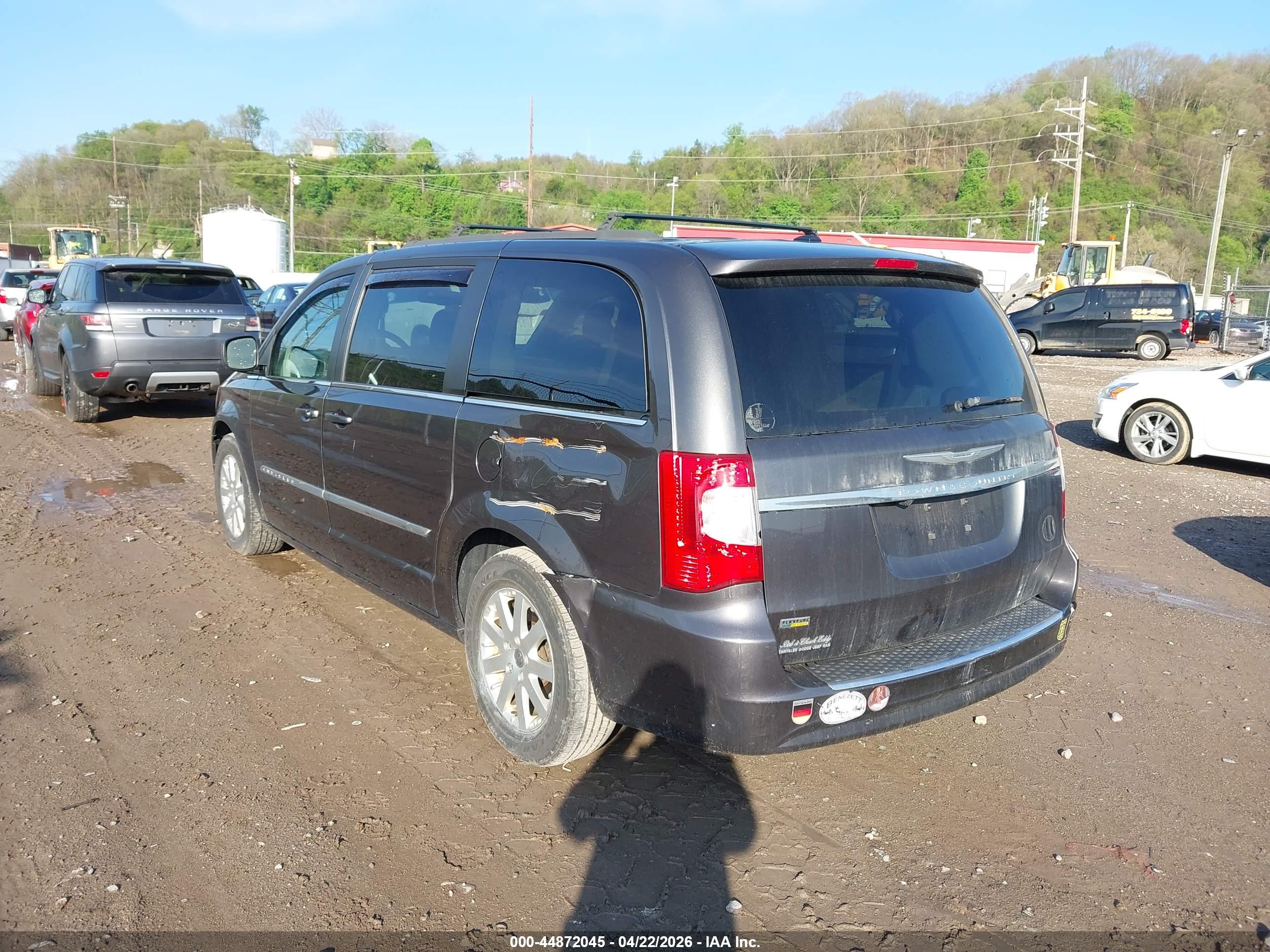 CHRYSLER TOWN image 3