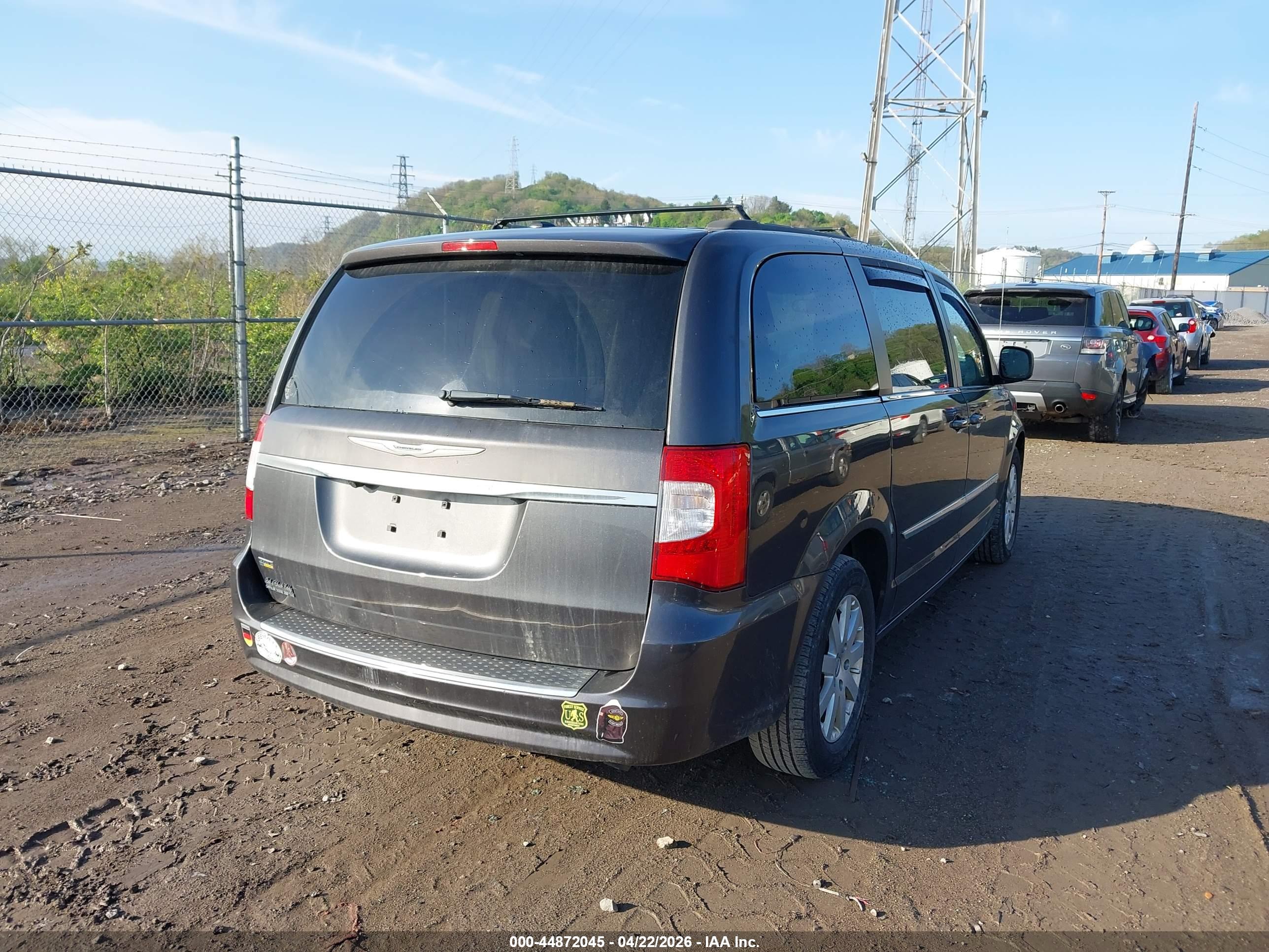 CHRYSLER TOWN image 4