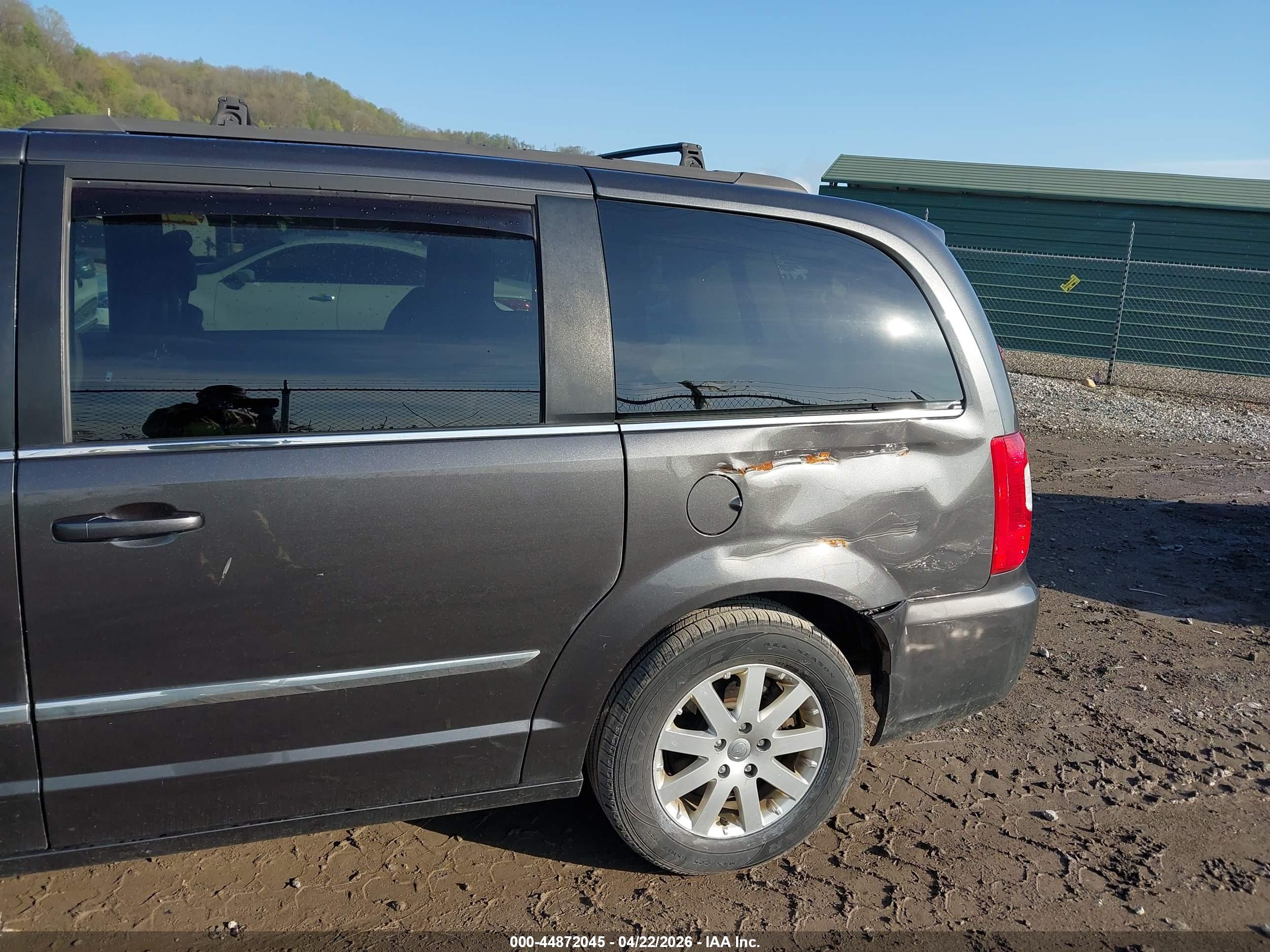 CHRYSLER TOWN image 6