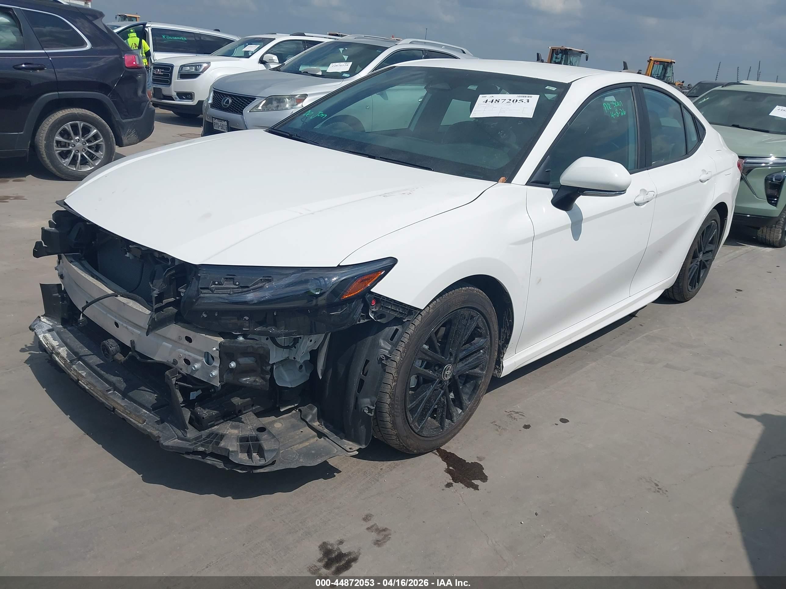 TOYOTA CAMRY image 2