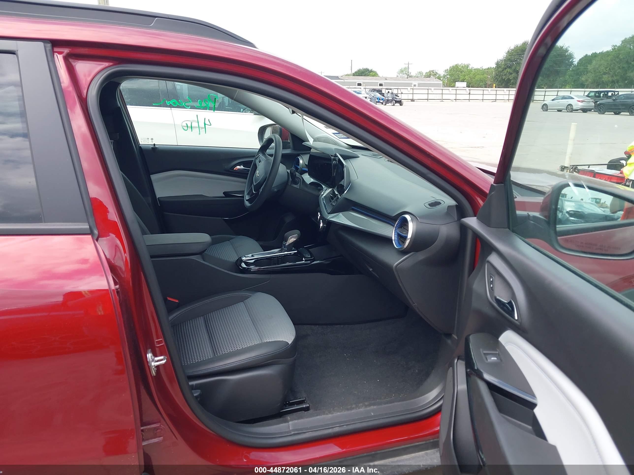 CHEVROLET TRAX image 5