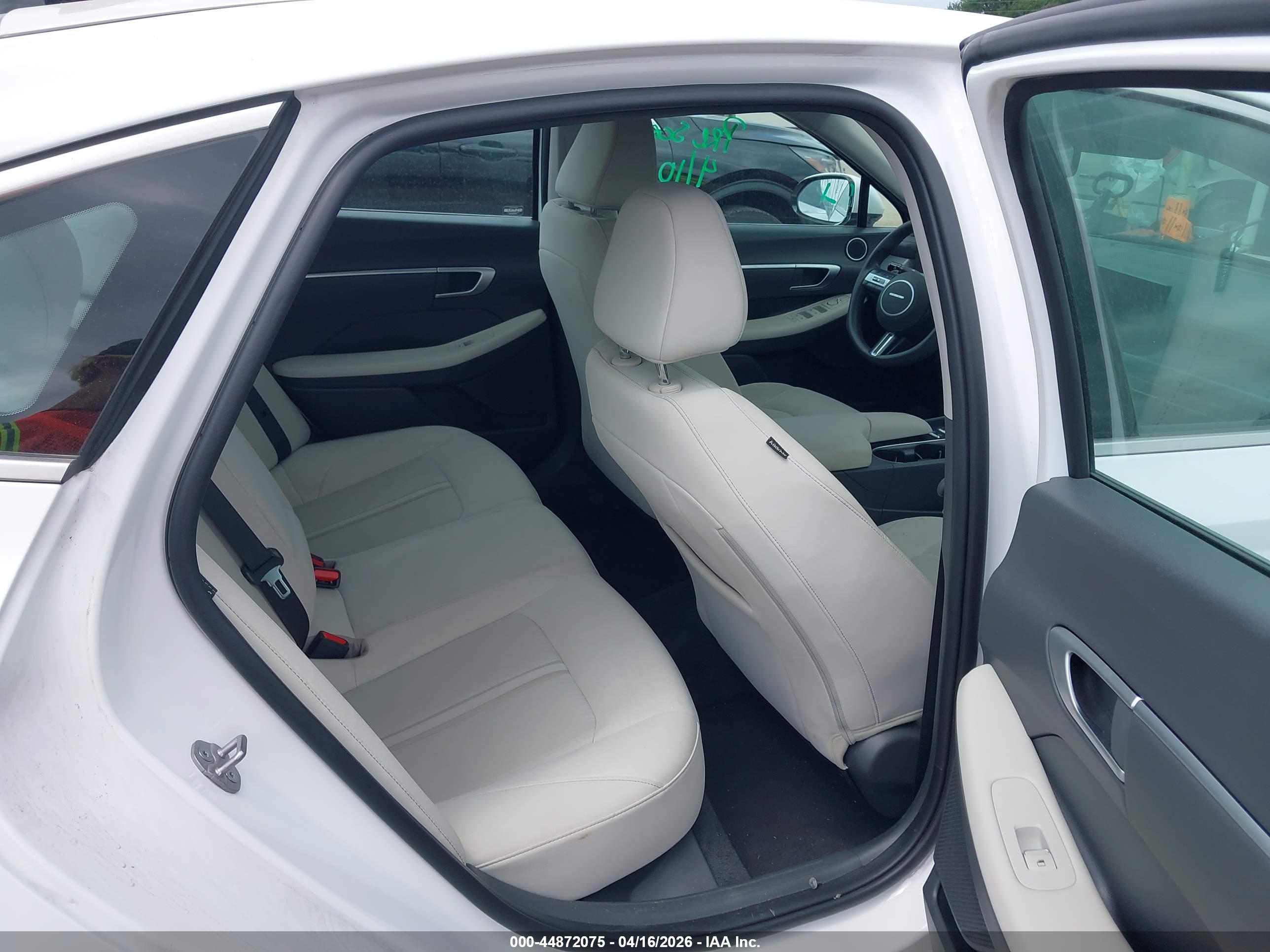 HYUNDAI SONATA image 8