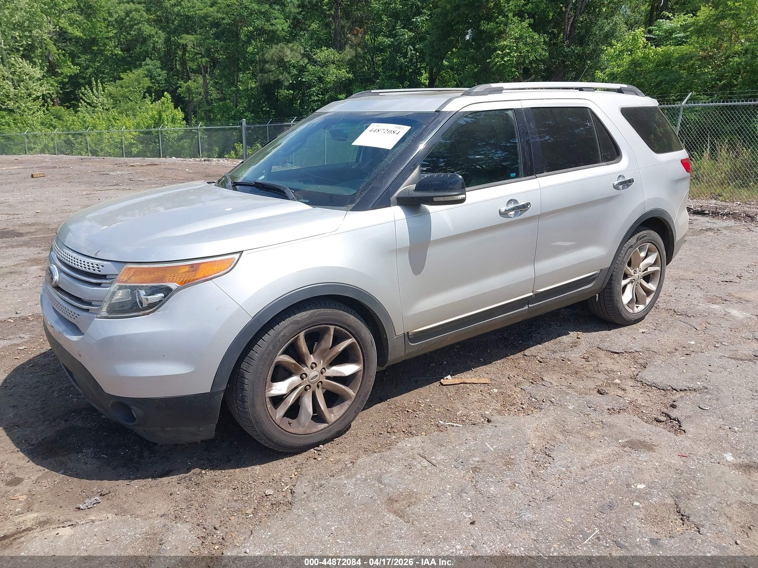 FORD EXPLORER image 2