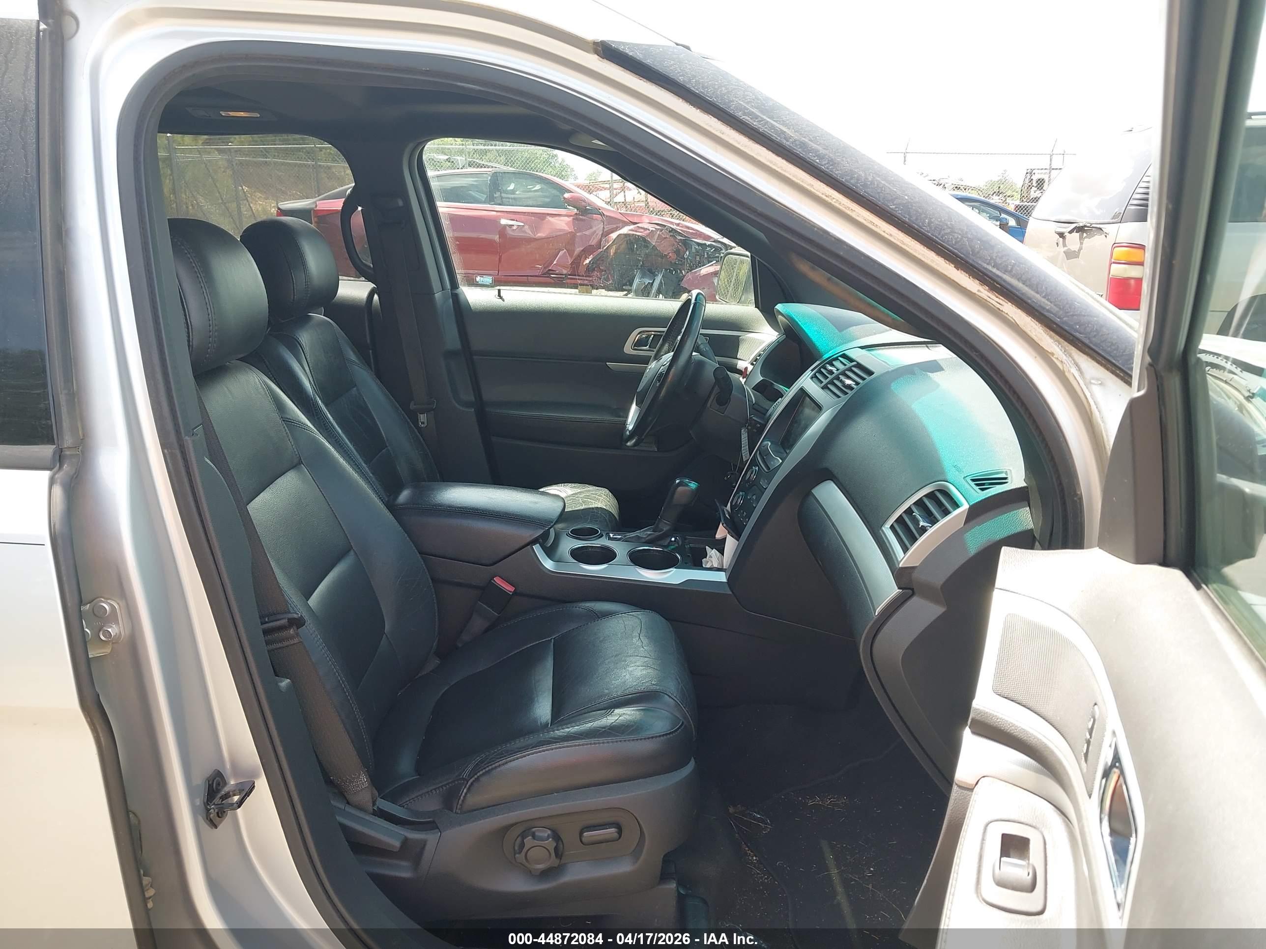 FORD EXPLORER image 5