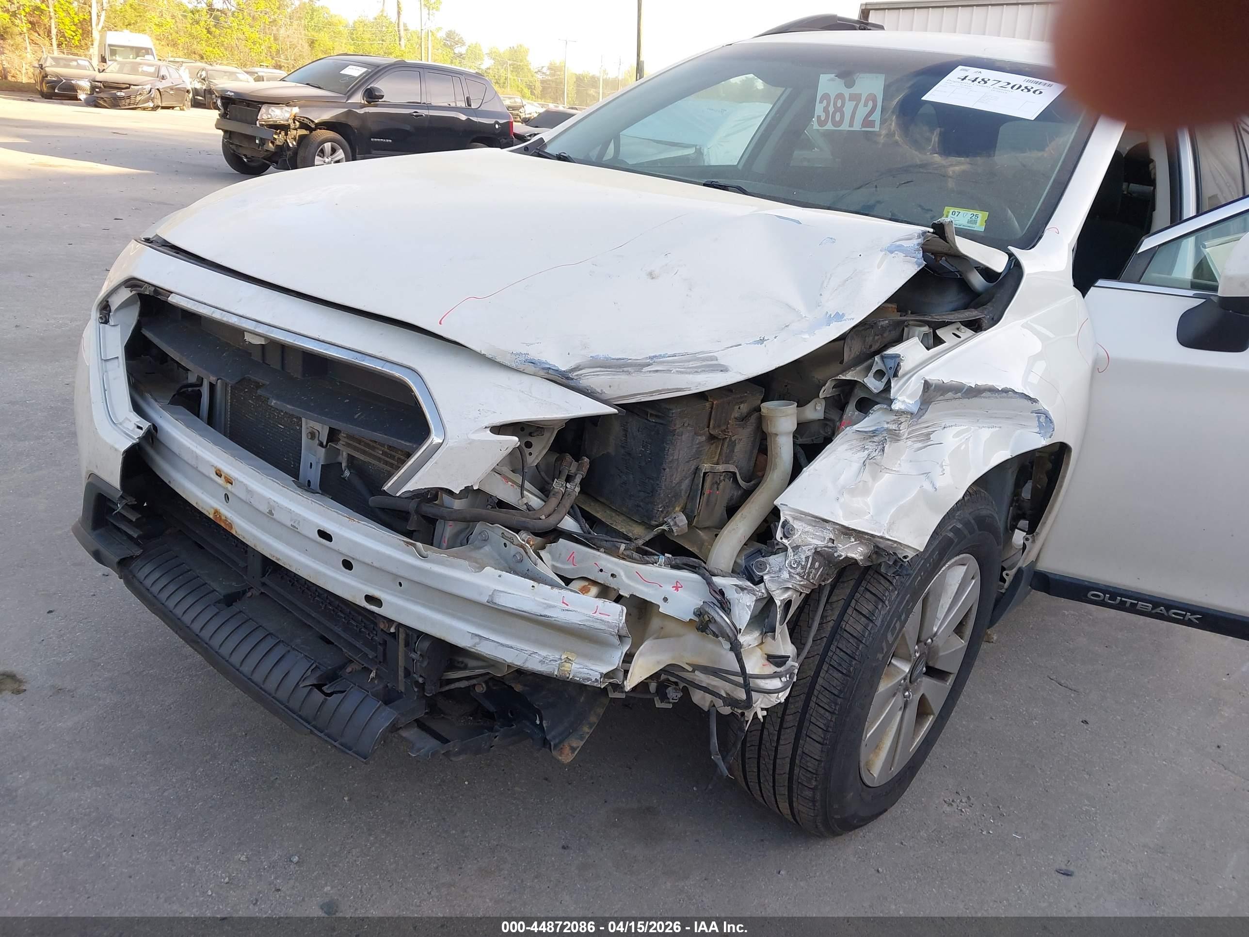 SUBARU OUTBACK image 6