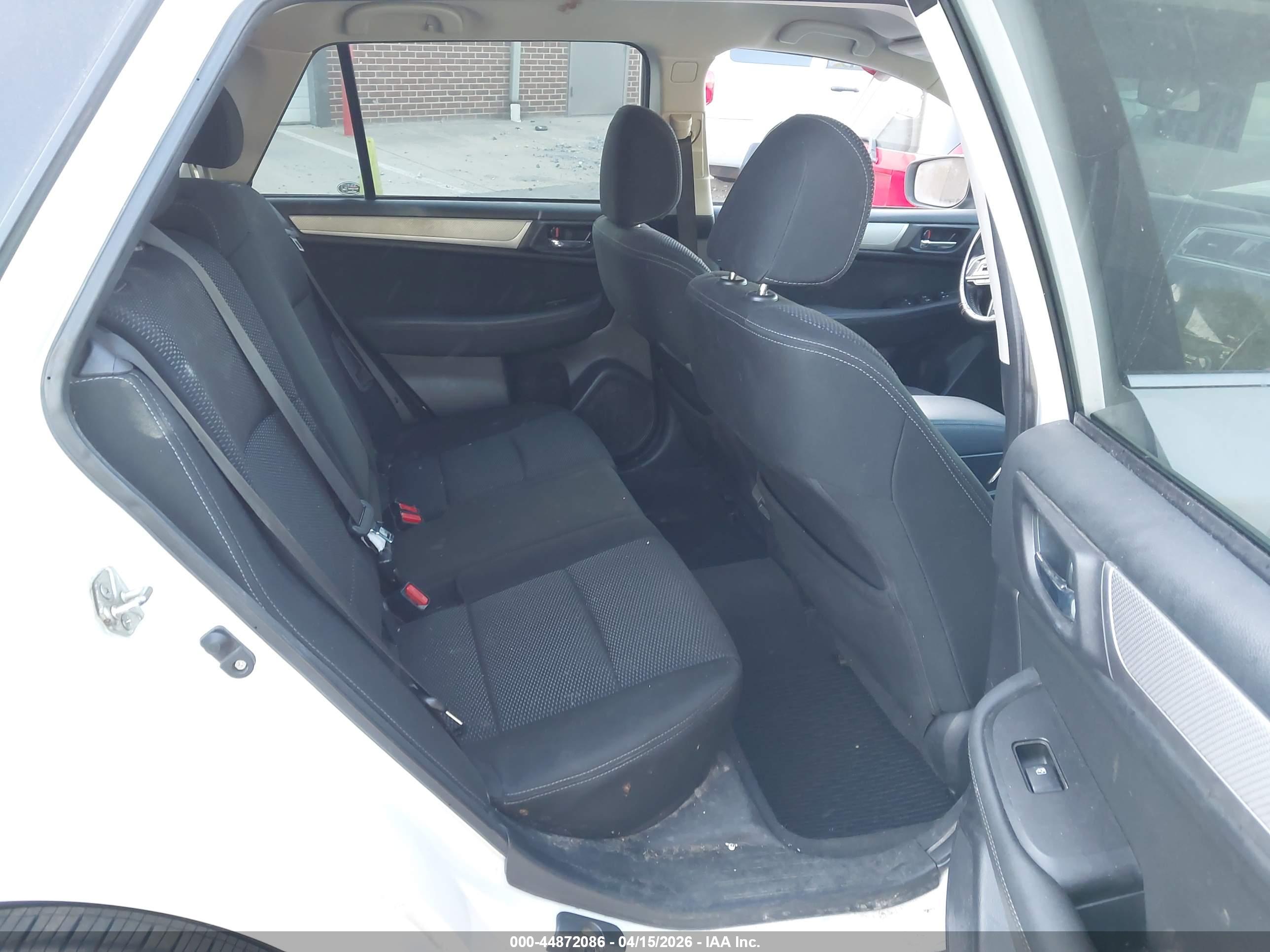 SUBARU OUTBACK image 8