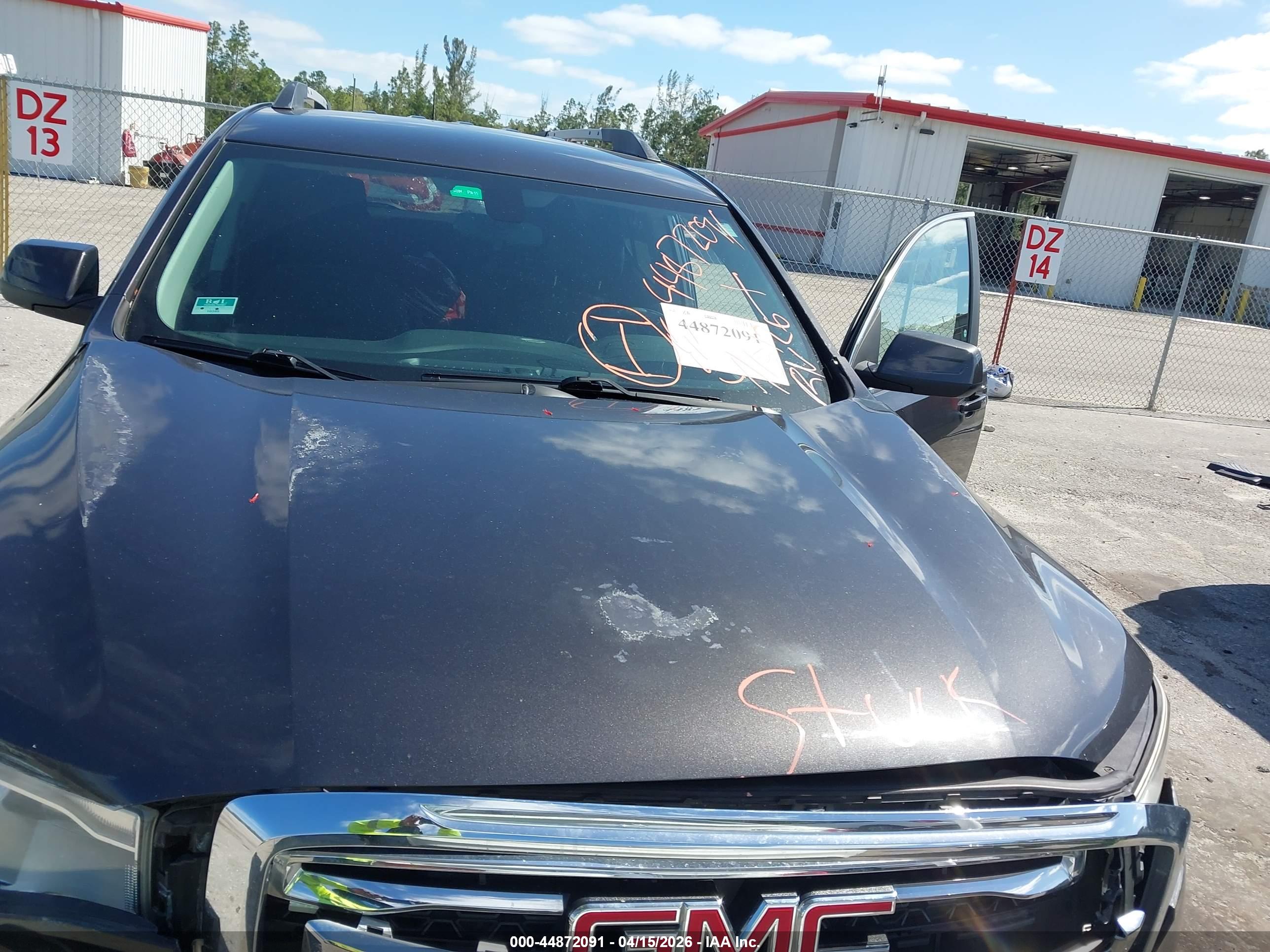 GMC ACADIA image 10