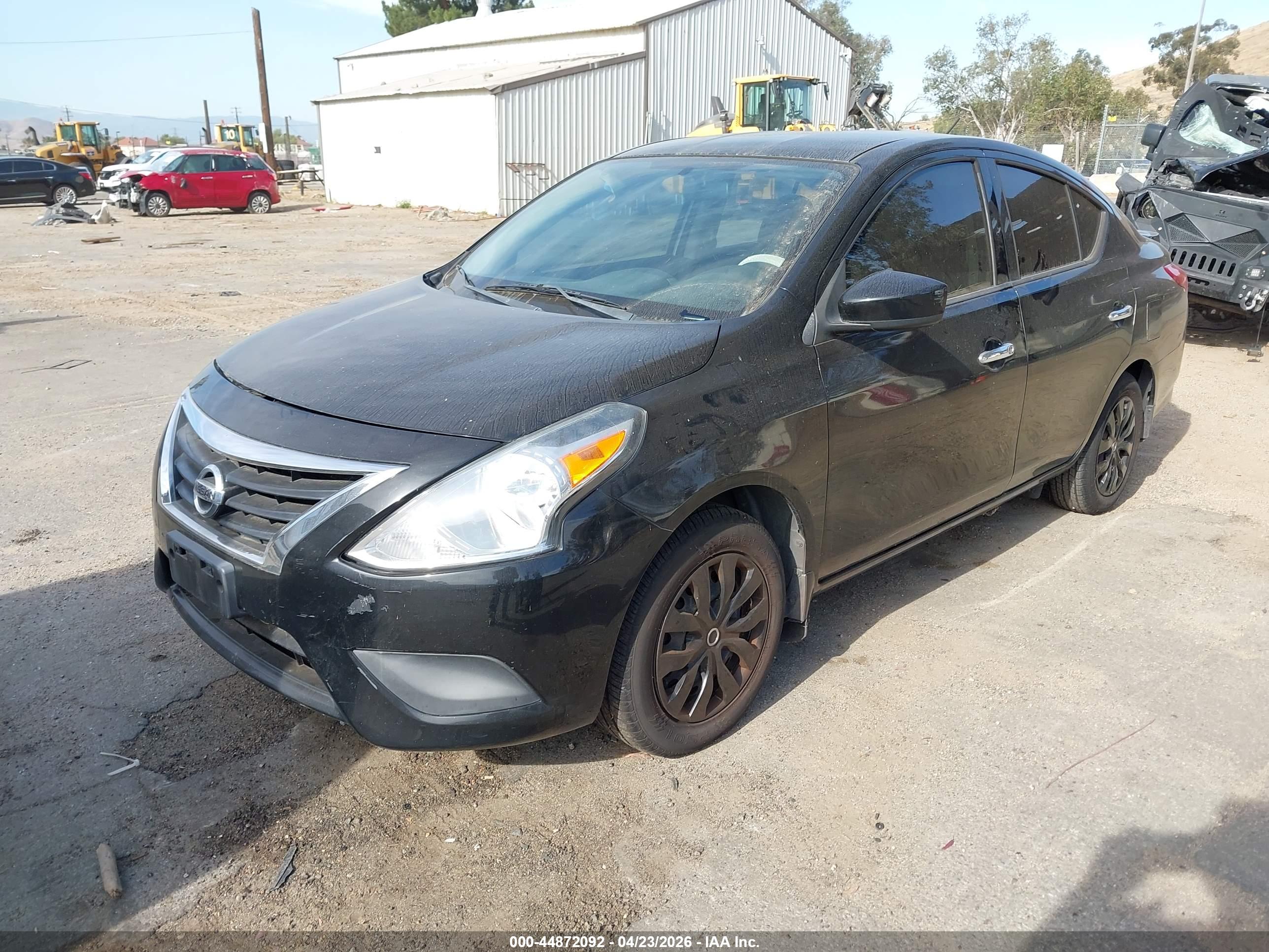 NISSAN VERSA image 2
