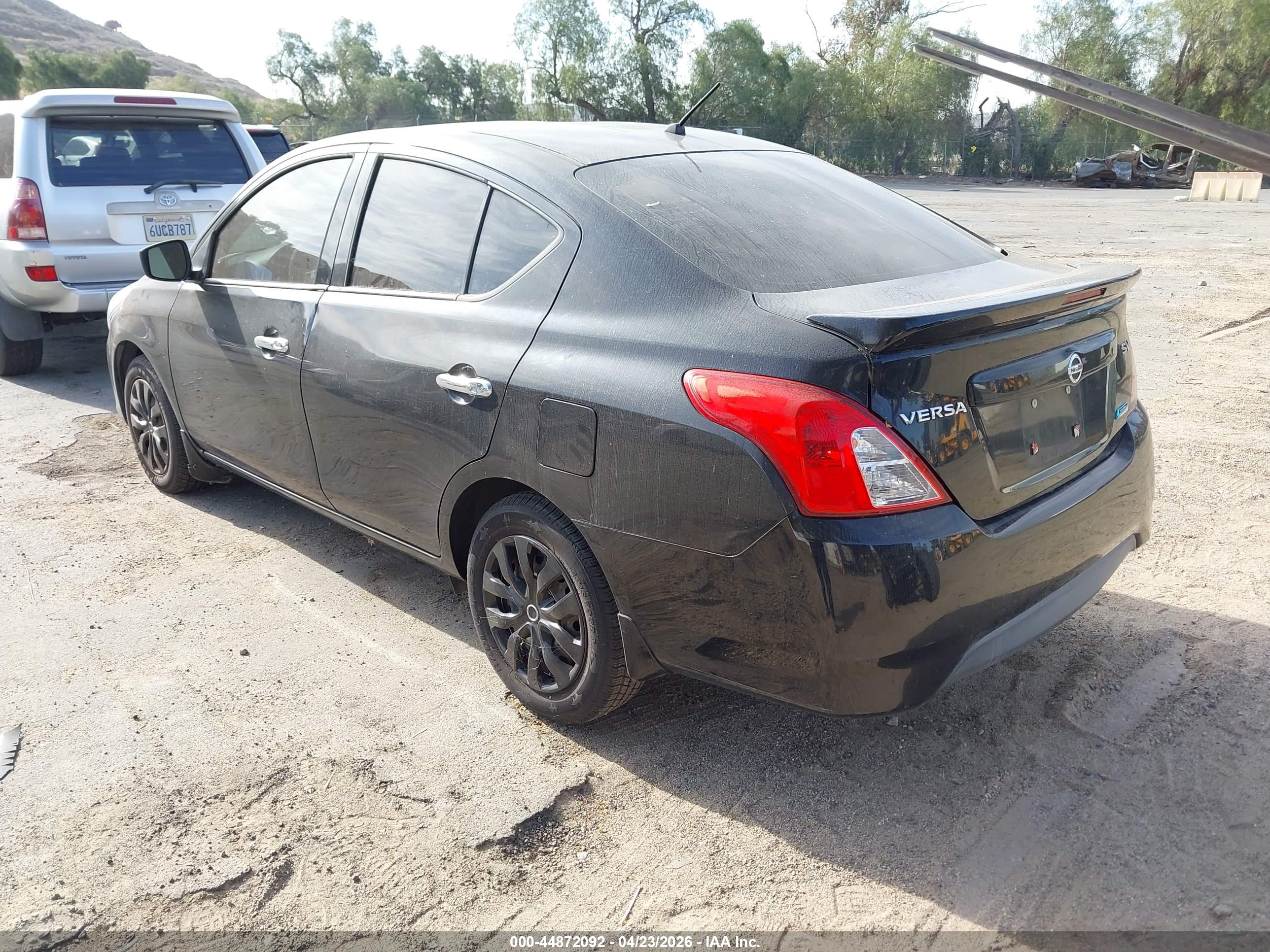 NISSAN VERSA image 3
