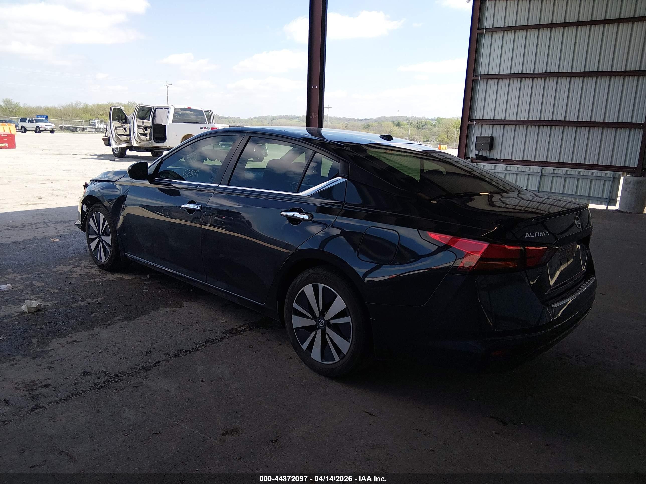 NISSAN ALTIMA image 3