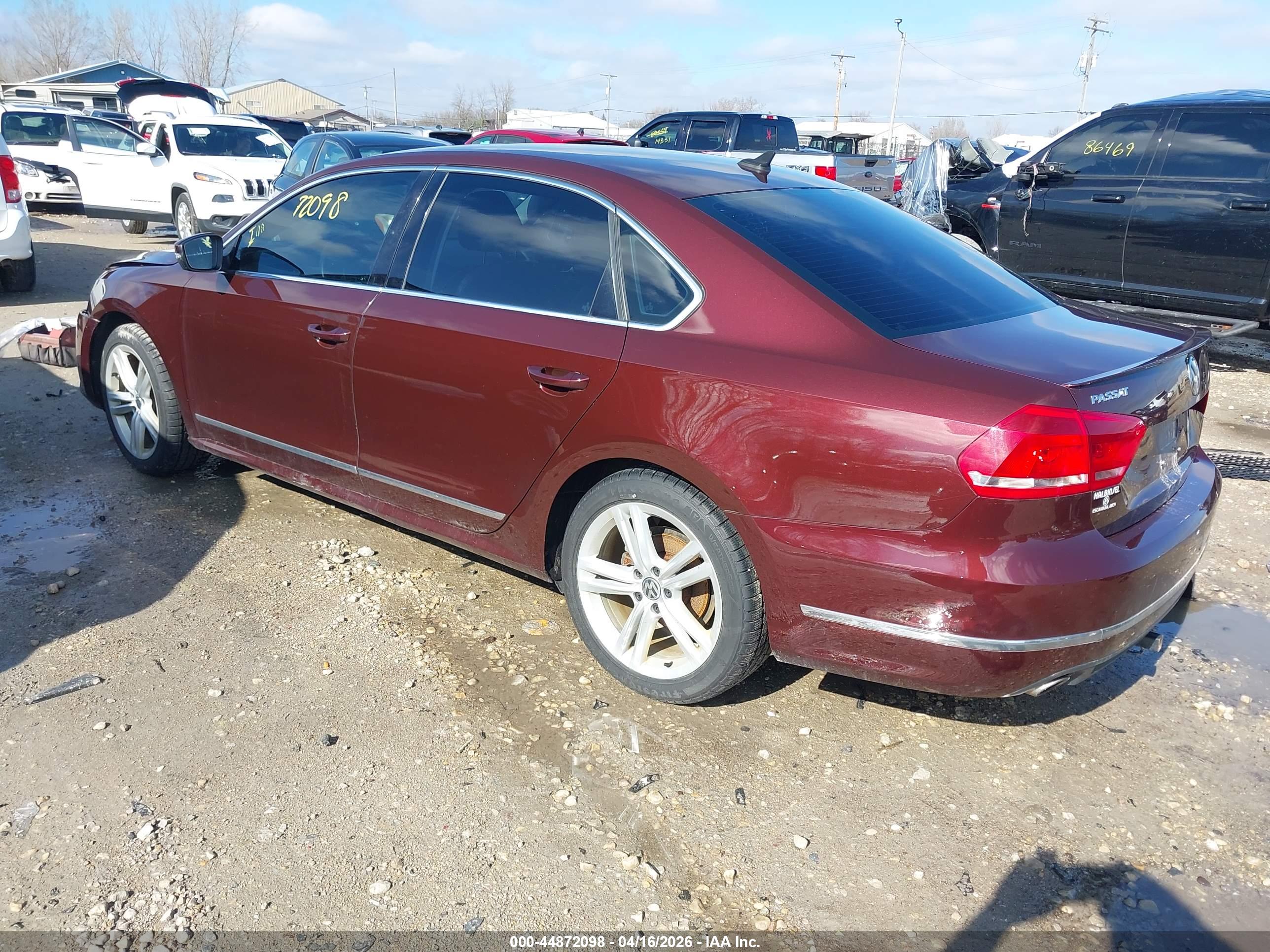 VOLKSWAGEN PASSAT image 3