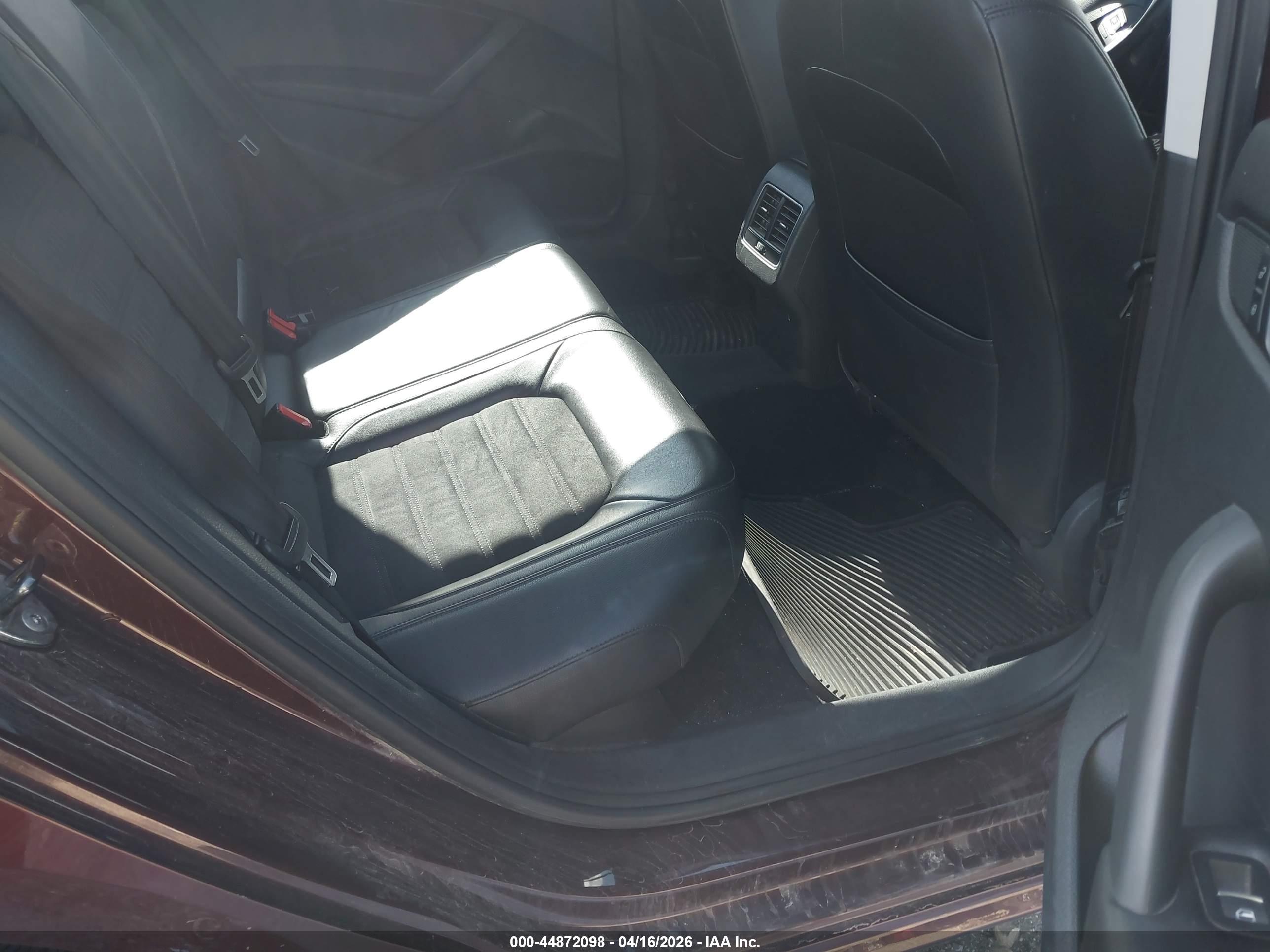 VOLKSWAGEN PASSAT image 8