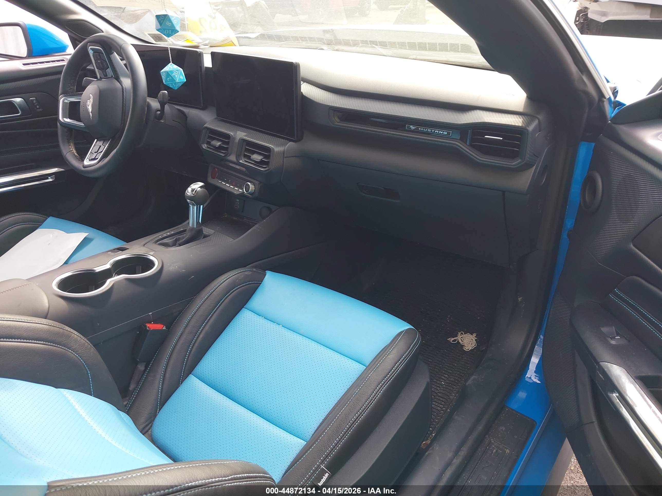 FORD MUSTANG image 5