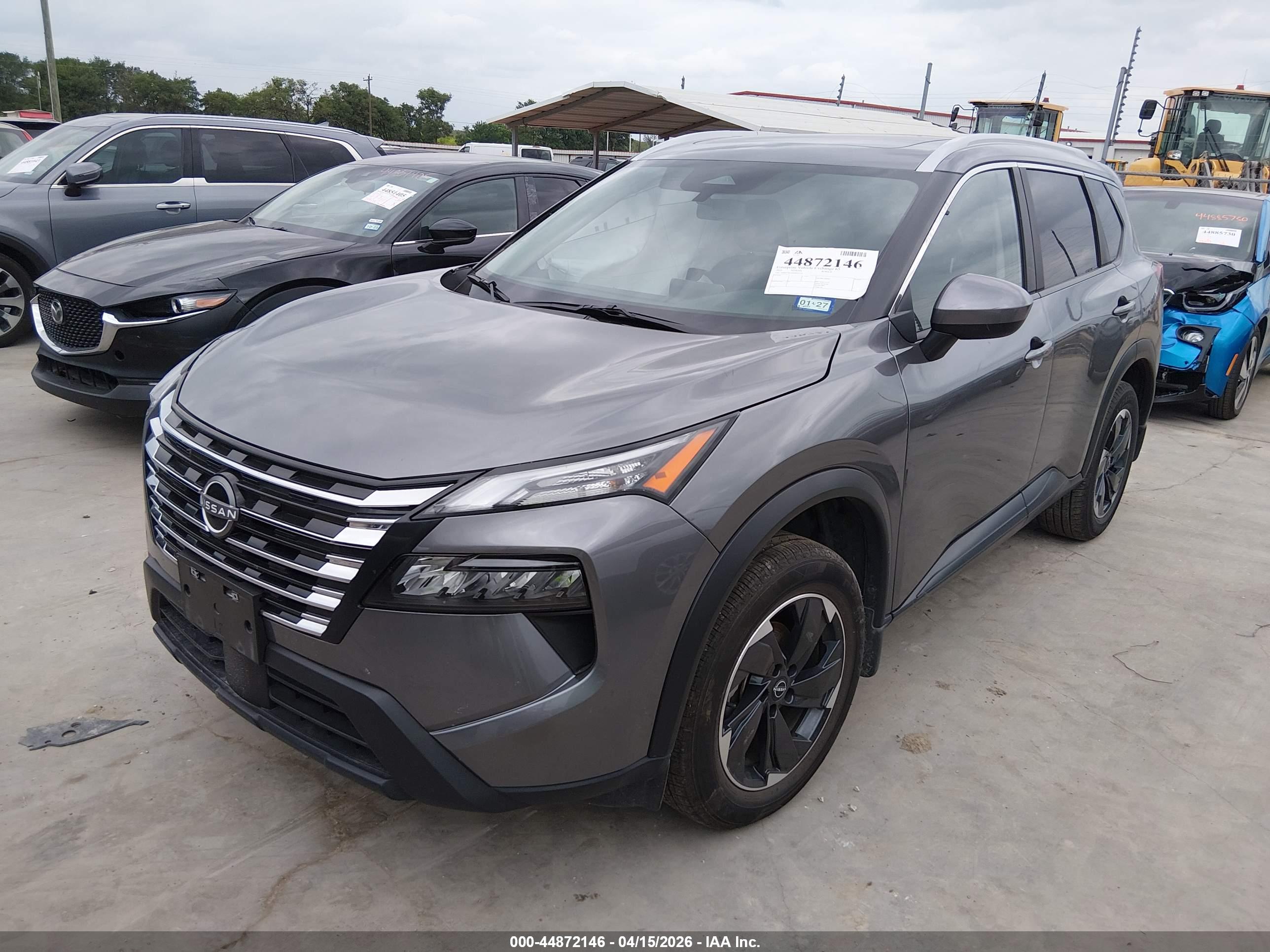 NISSAN ROGUE image 2