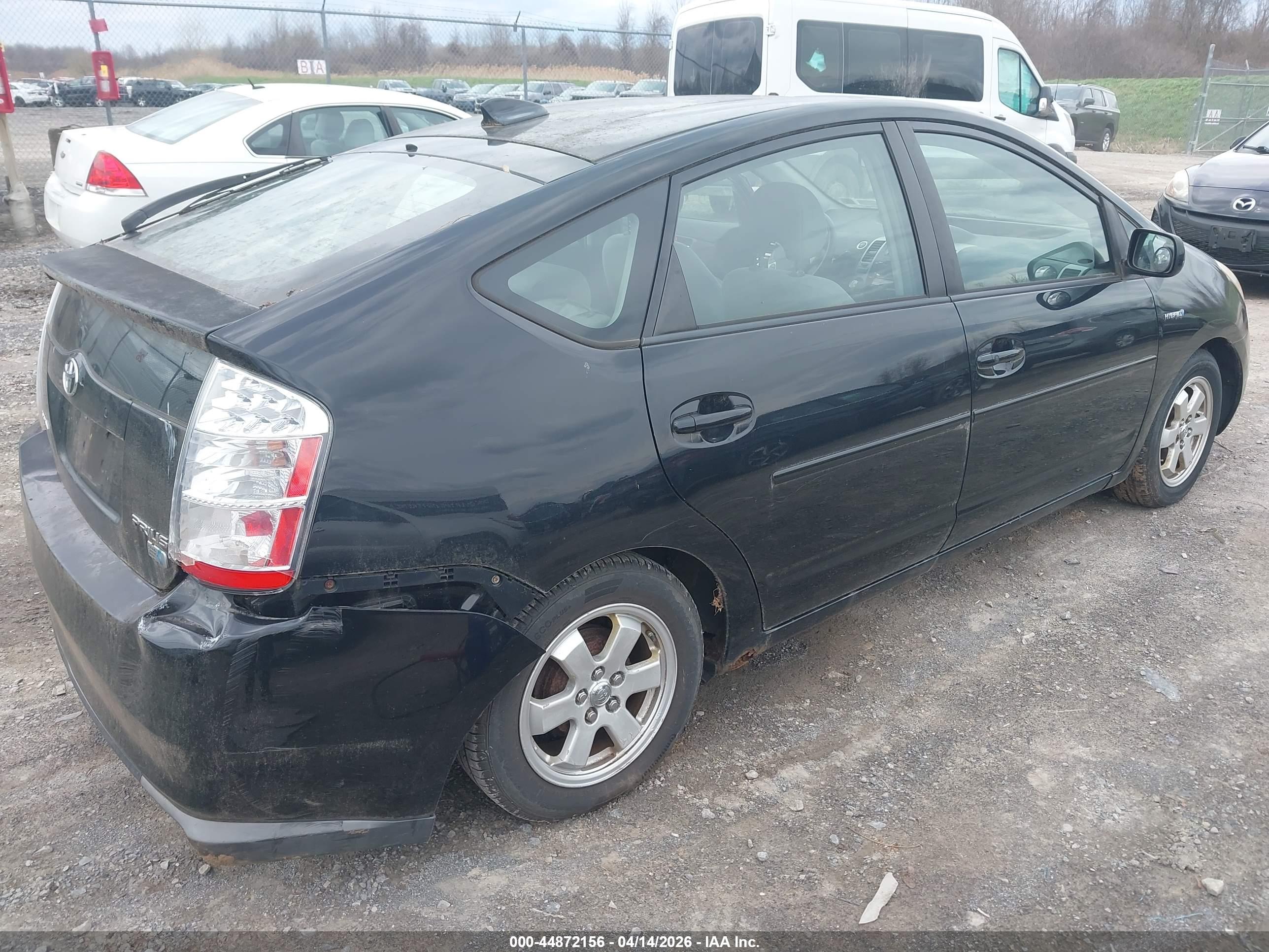 TOYOTA PRIUS image 4