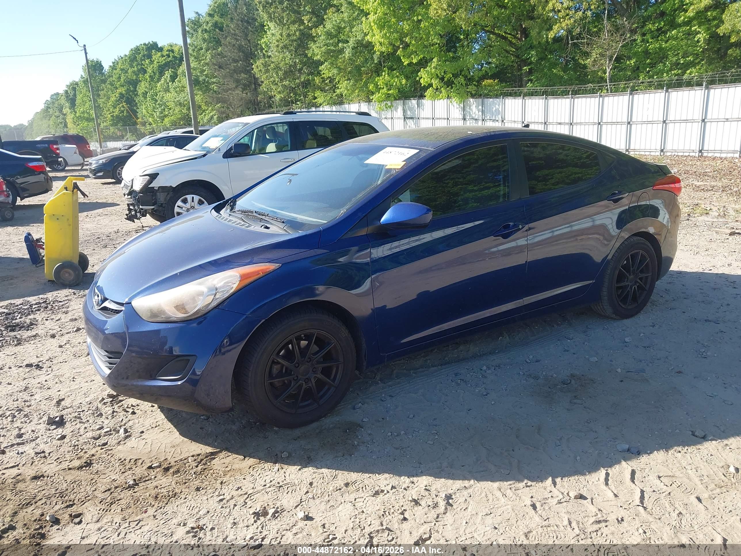 HYUNDAI ELANTRA image 2