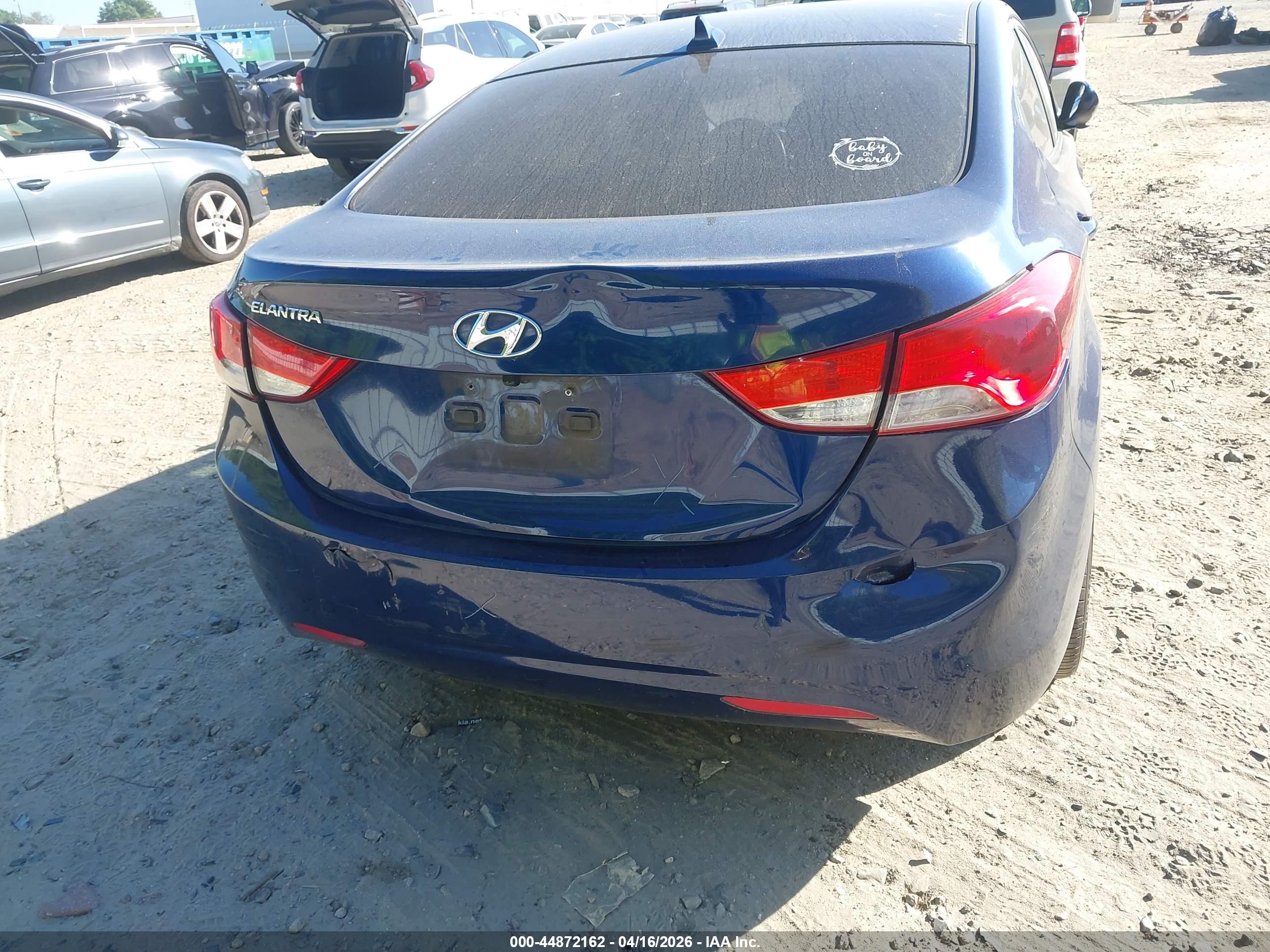 HYUNDAI ELANTRA image 6