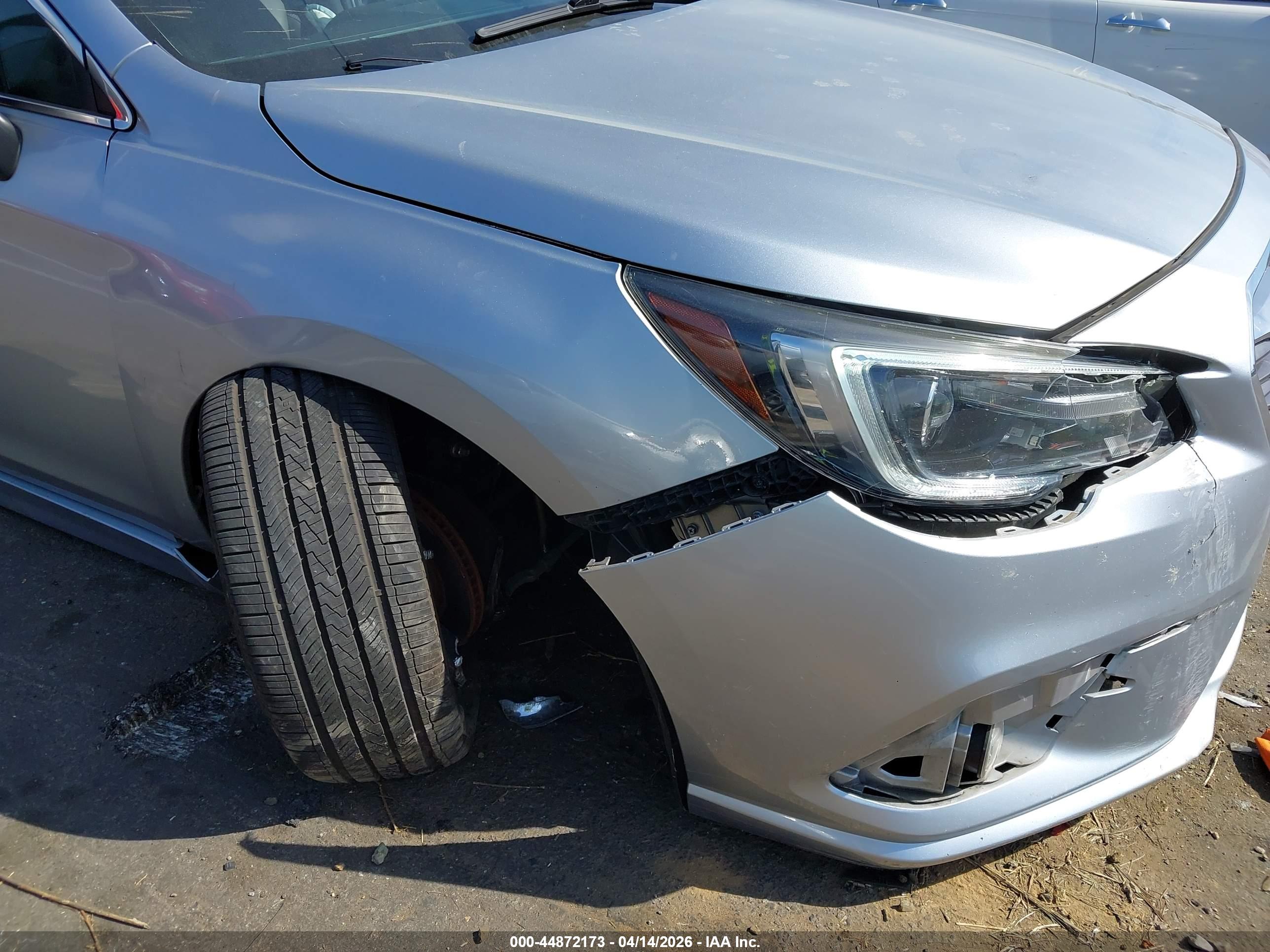 SUBARU LEGACY image 6