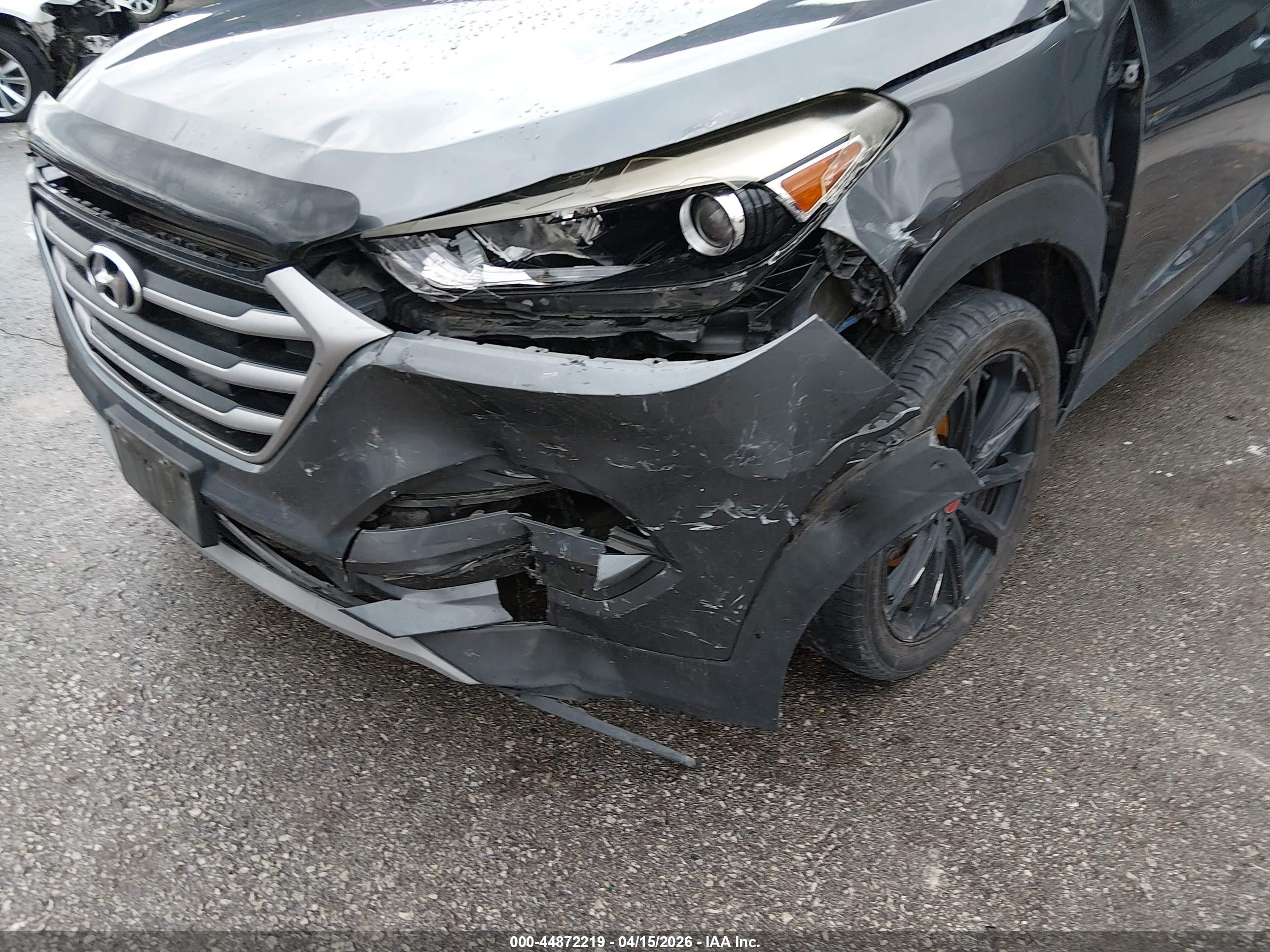 HYUNDAI TUCSON image 6