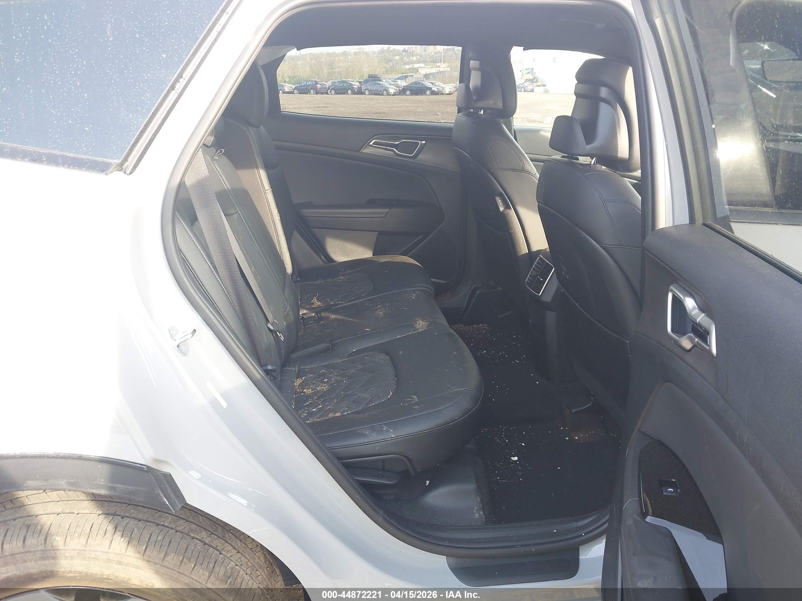 KIA SPORTAGE image 8