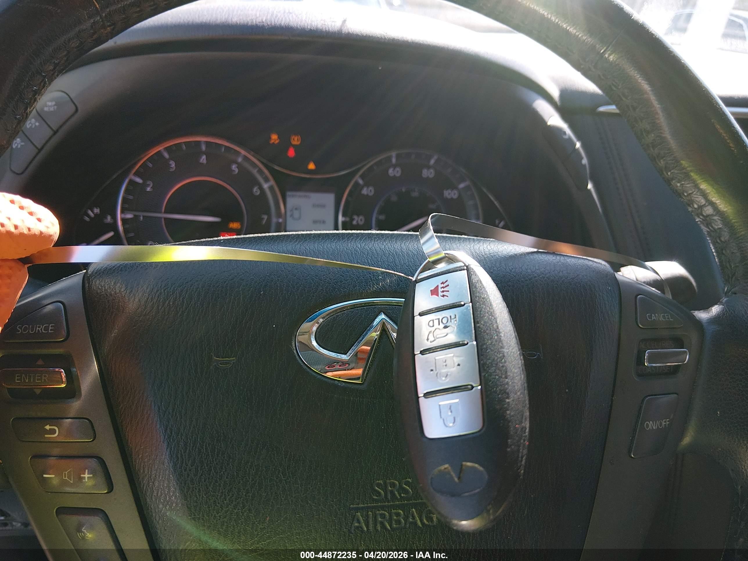 INFINITI QX56 image 11