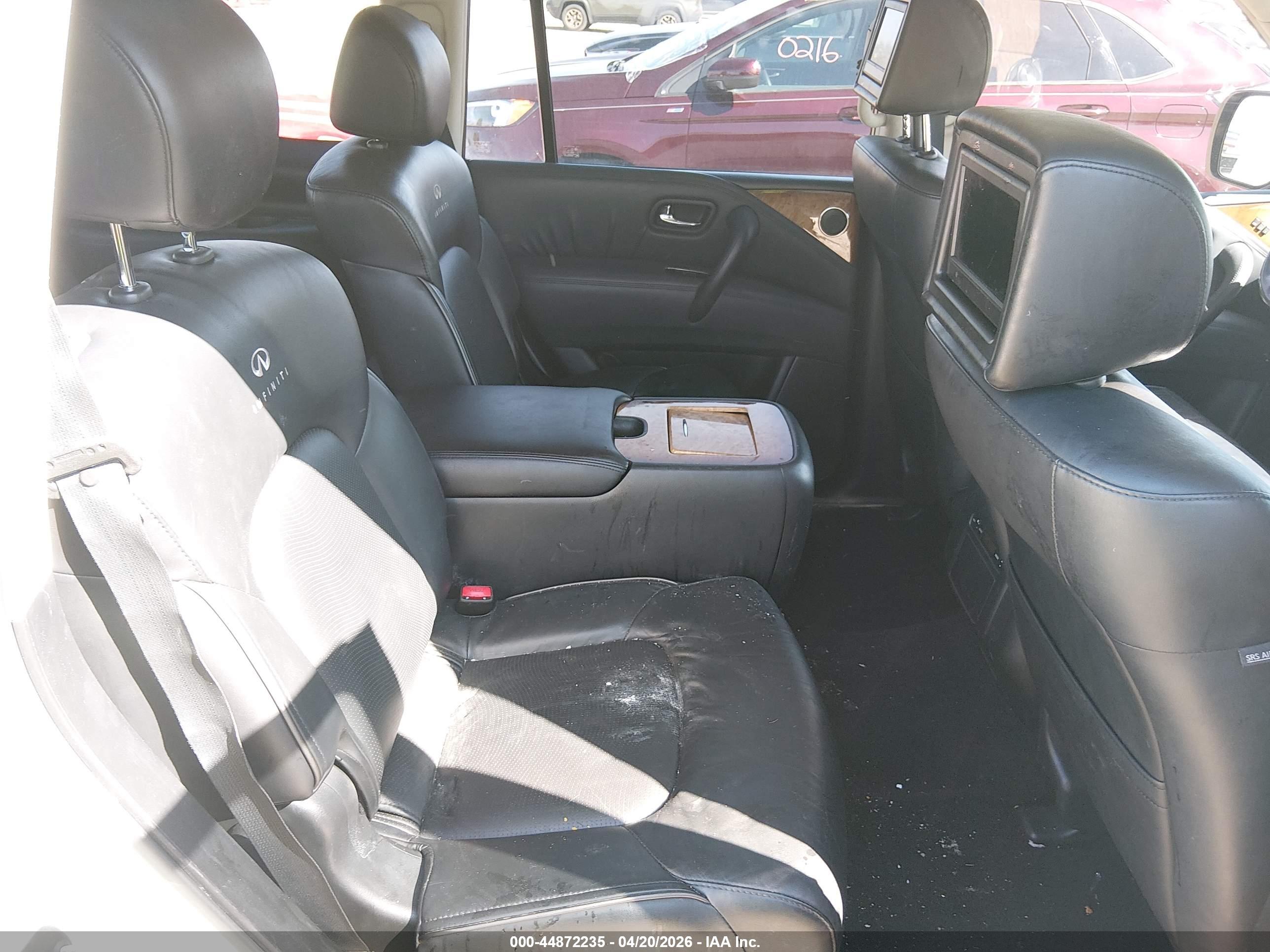 INFINITI QX56 image 8