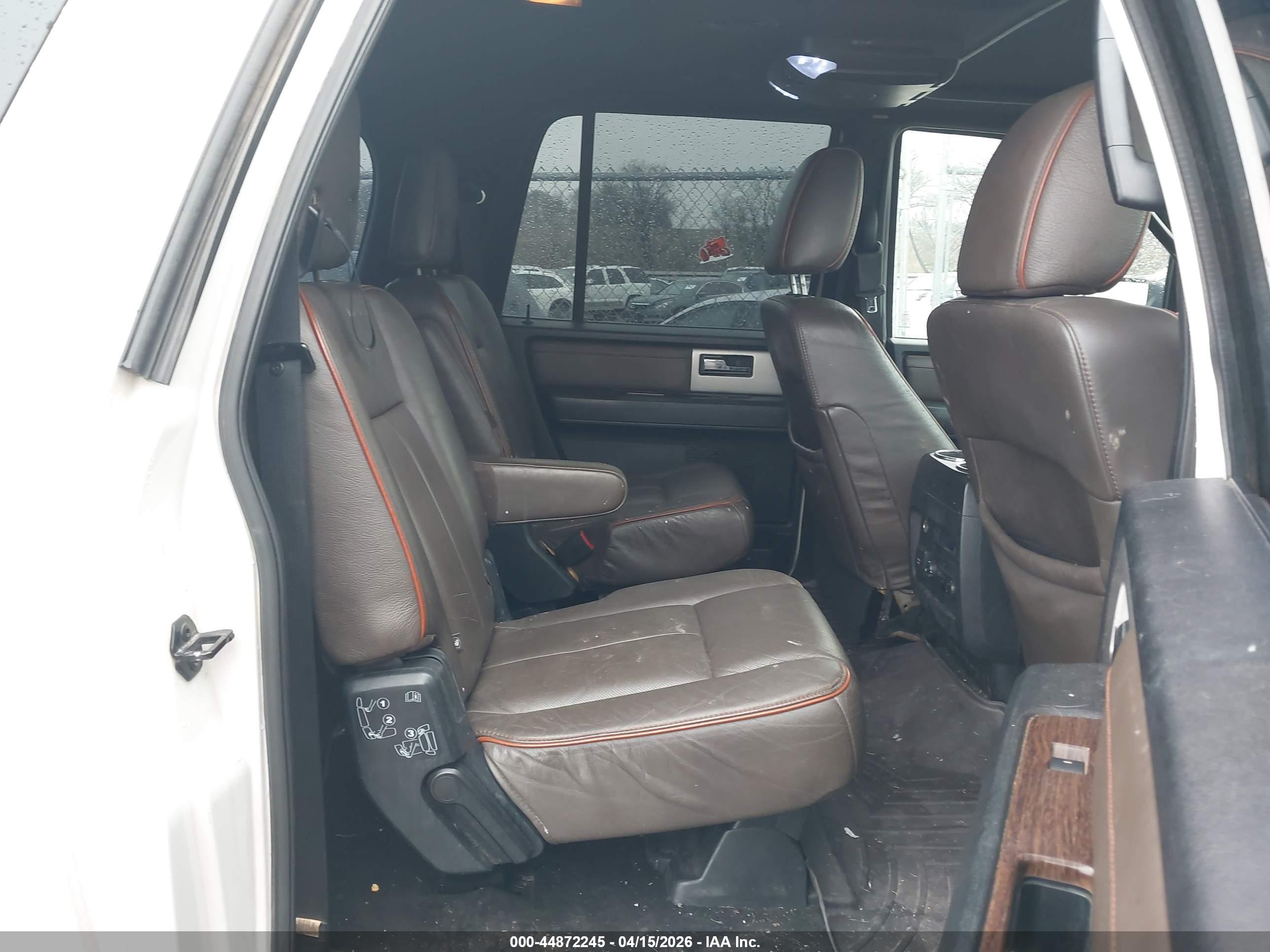 FORD EXPEDITION image 8