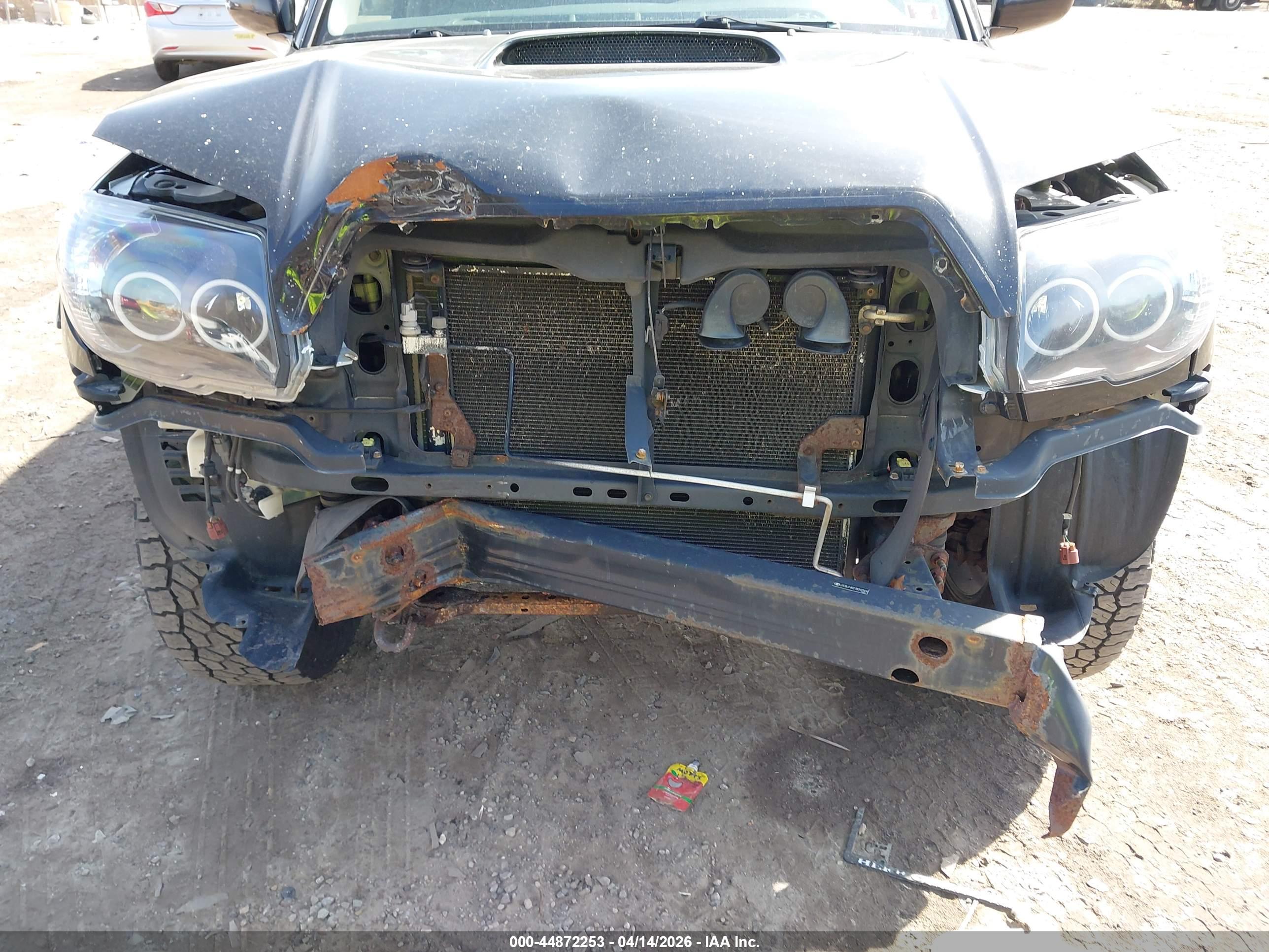 TOYOTA 4RUNNER image 6