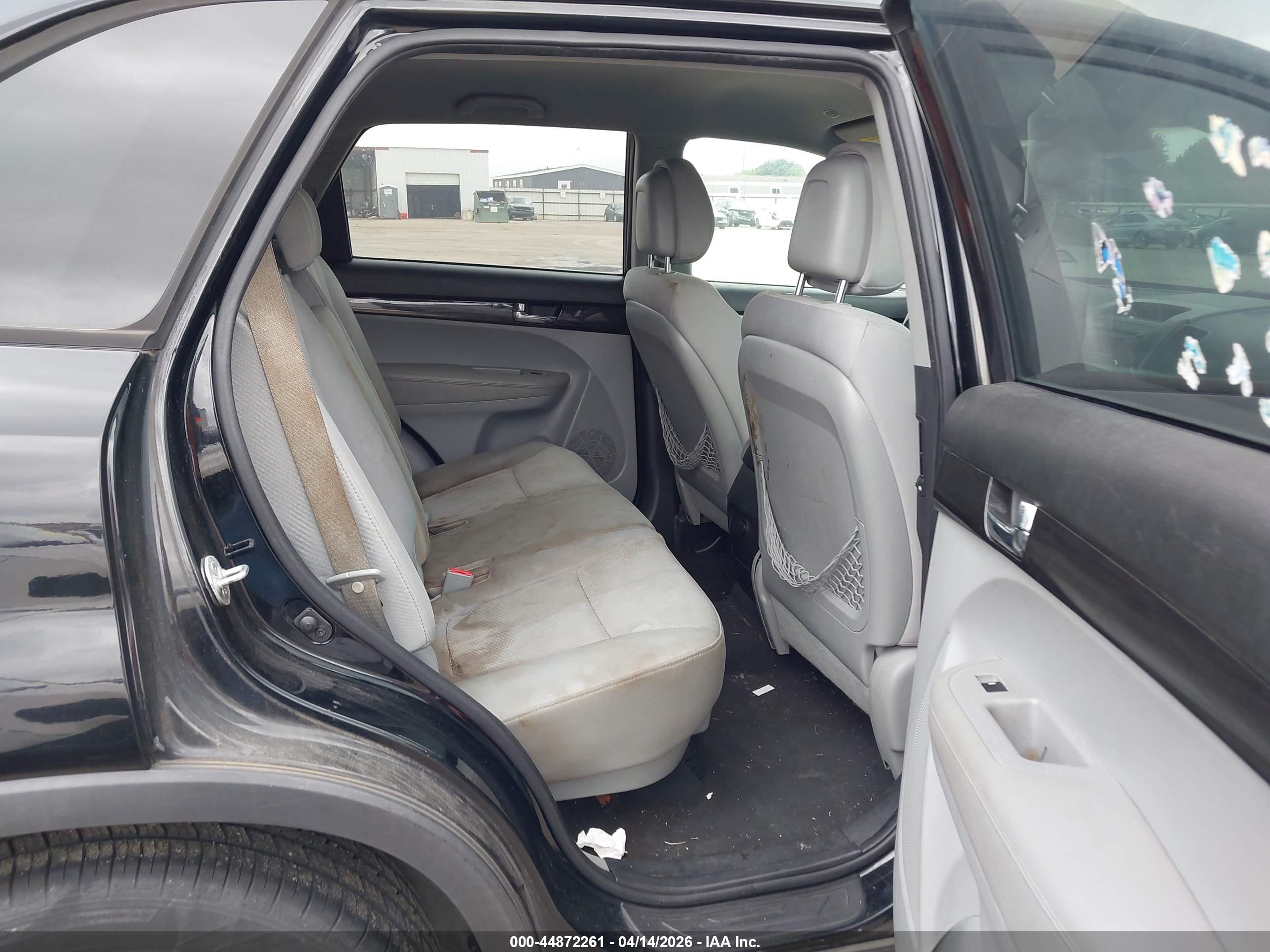 KIA SORENTO image 8
