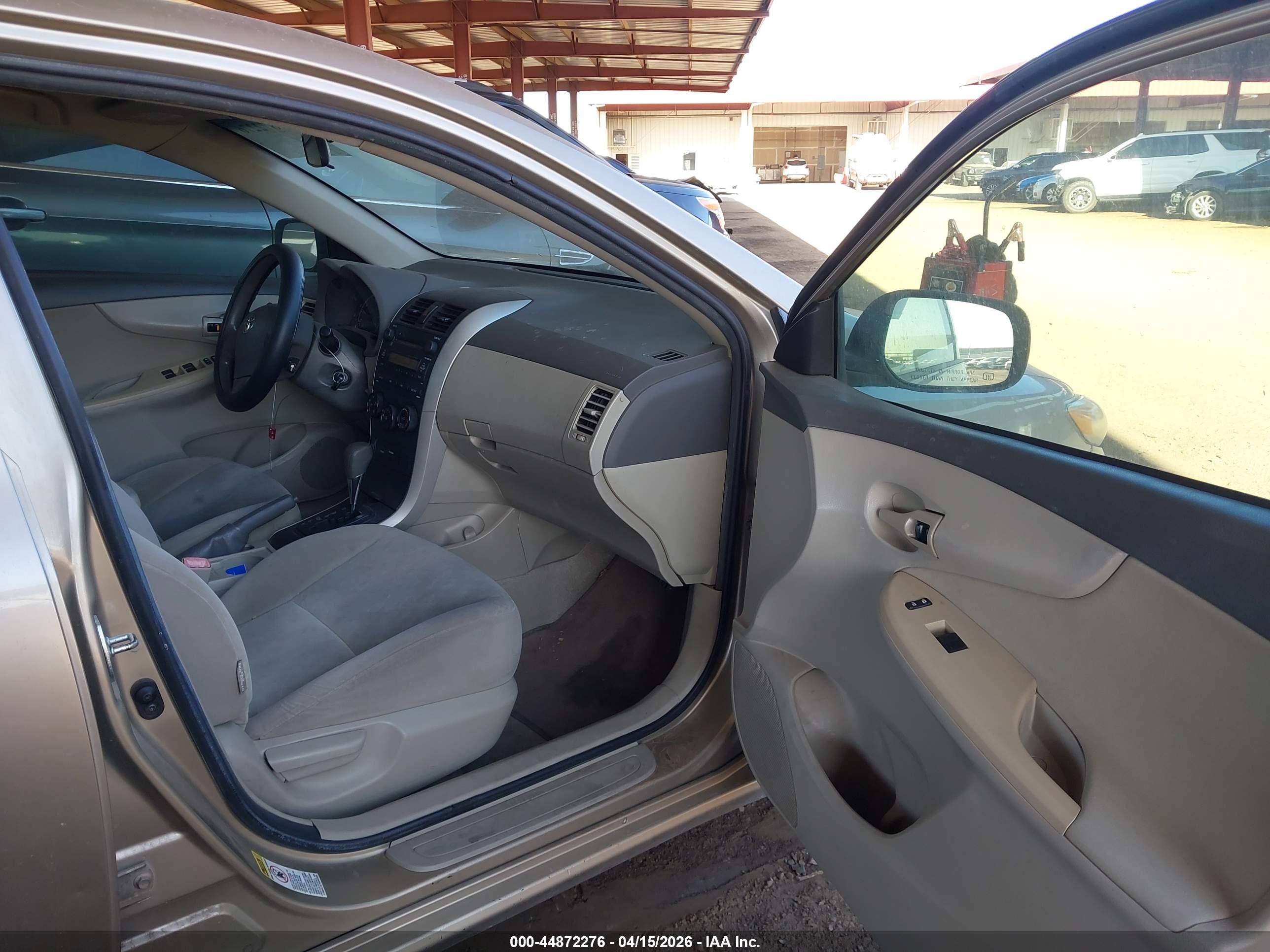 TOYOTA COROLLA image 5