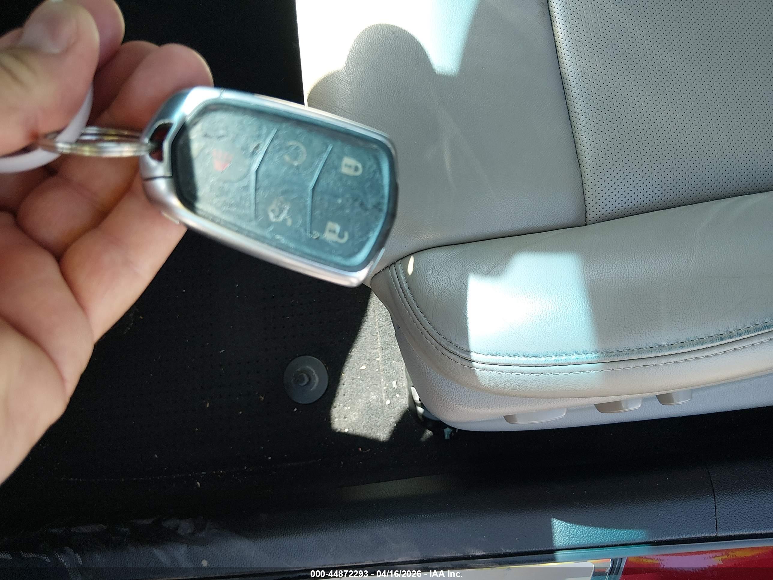 CADILLAC CTS image 11