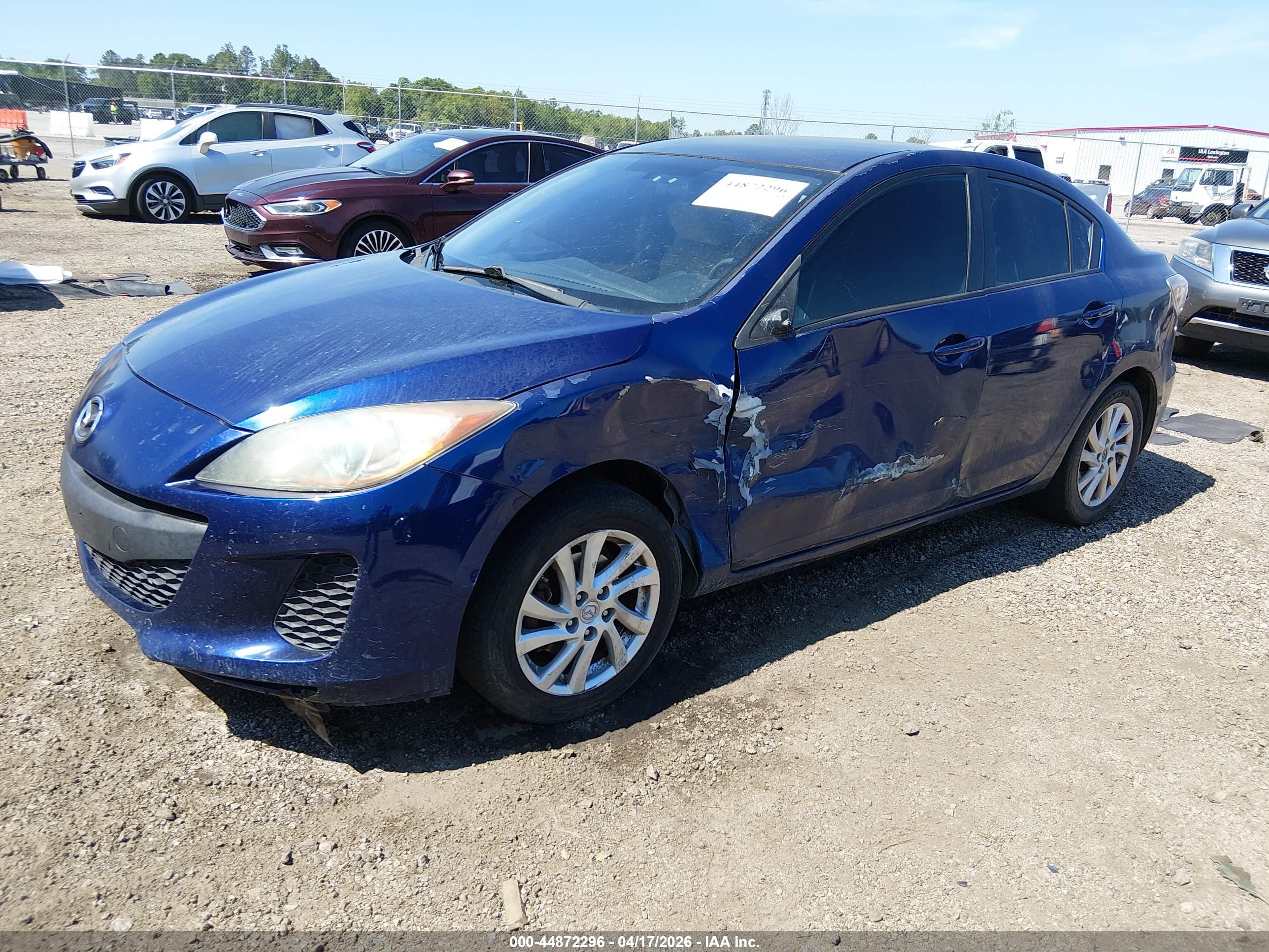 MAZDA MAZDA3 image 2