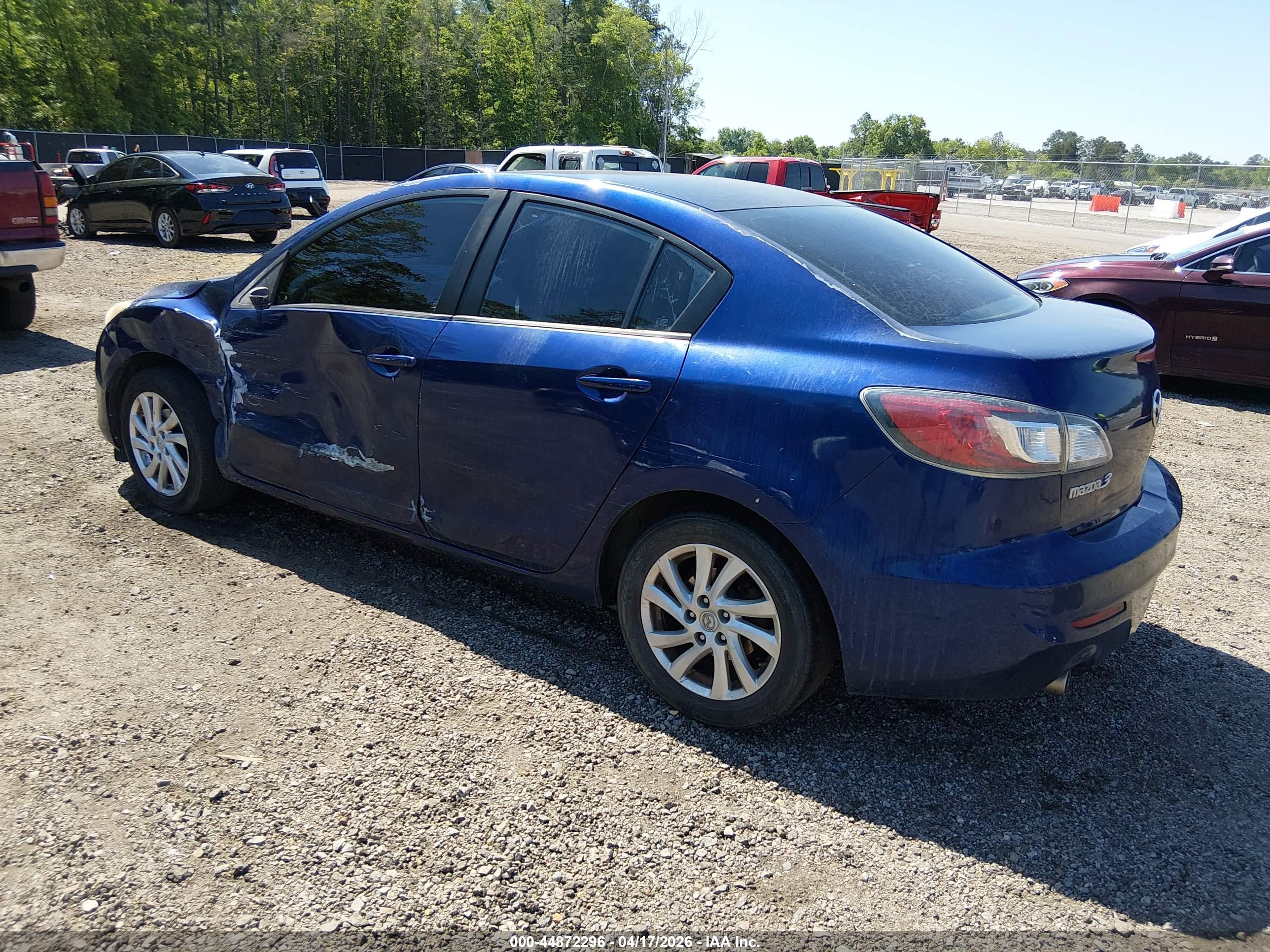 MAZDA MAZDA3 image 3