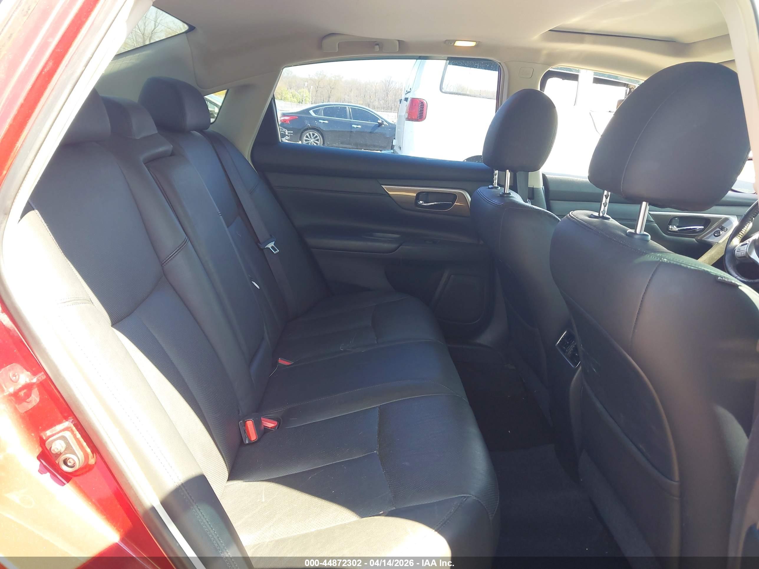 NISSAN ALTIMA image 8
