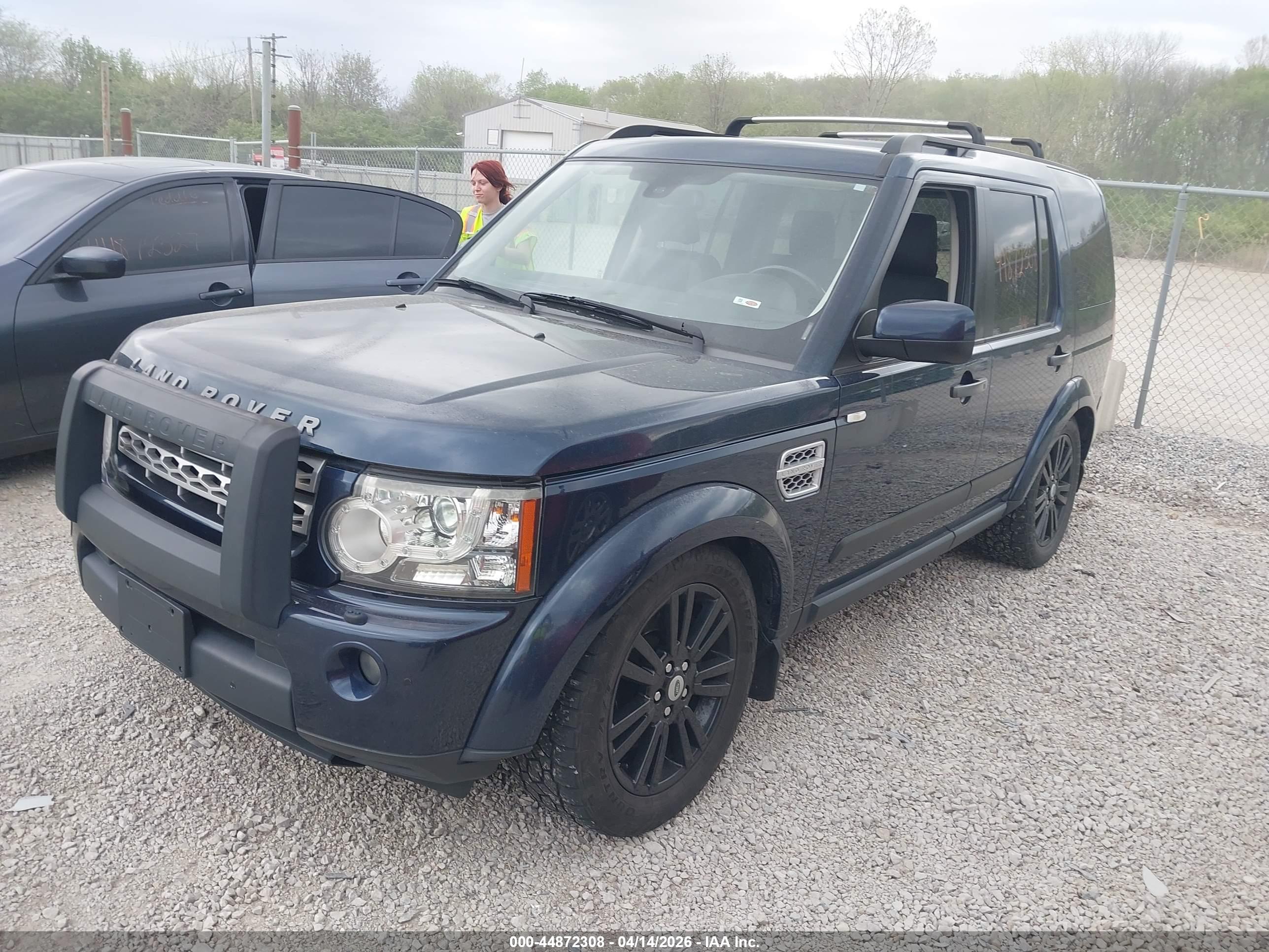 LAND ROVER image 2