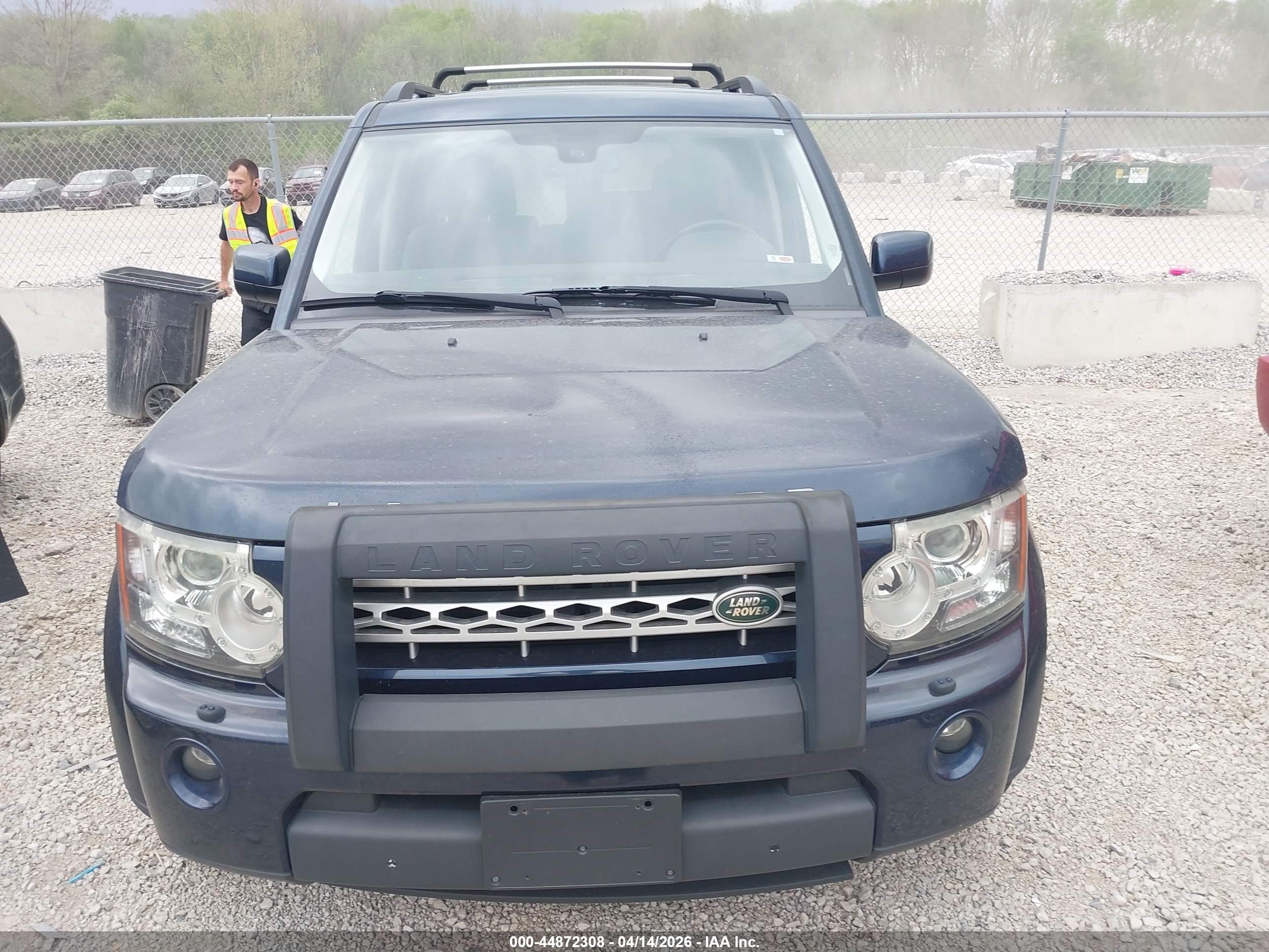 LAND ROVER image 6